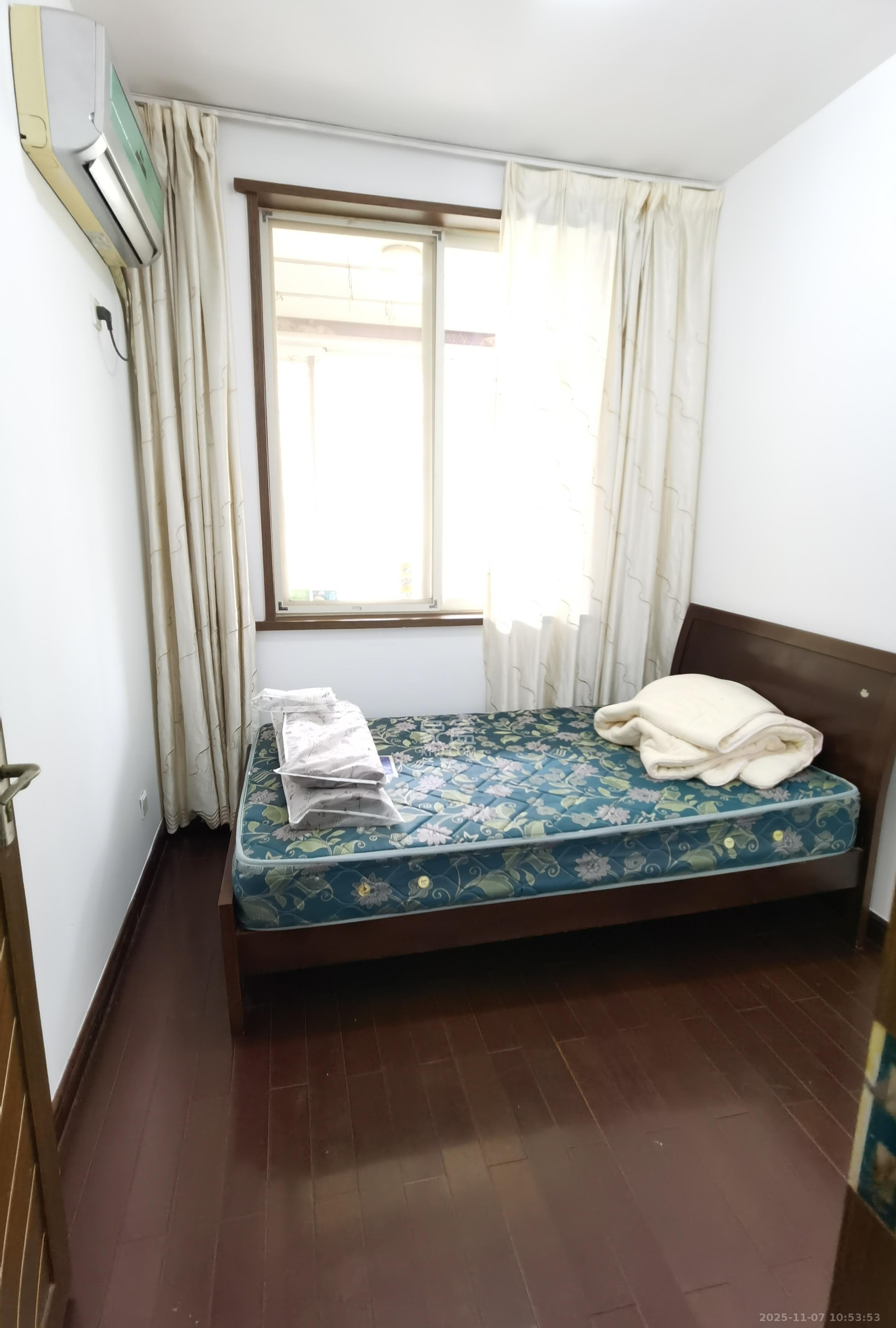 枫林绿洲  3室2厅2卫    2400.0元/月室内图