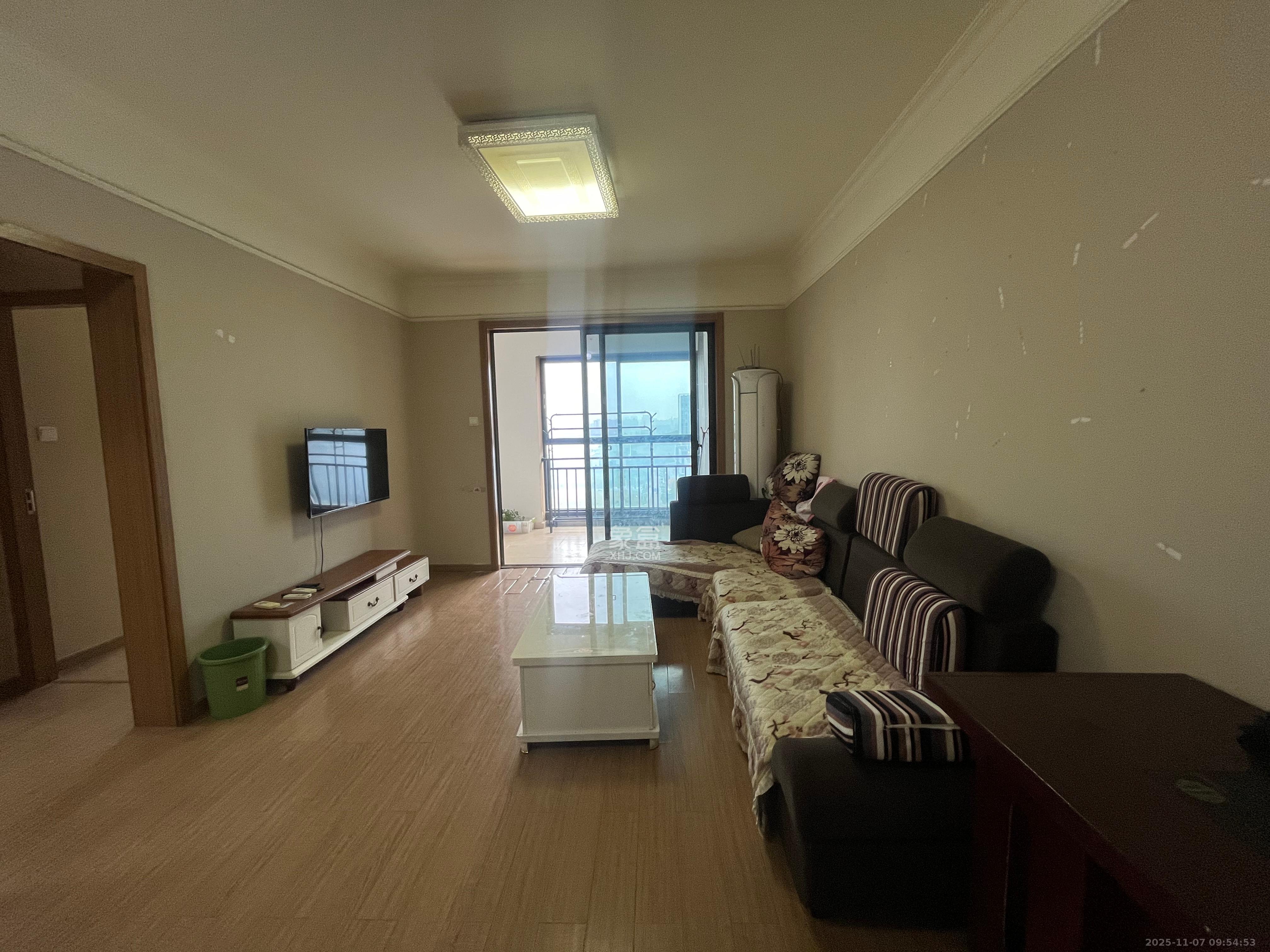 麓谷小镇  3室2厅1卫    2200.0元/月室内图