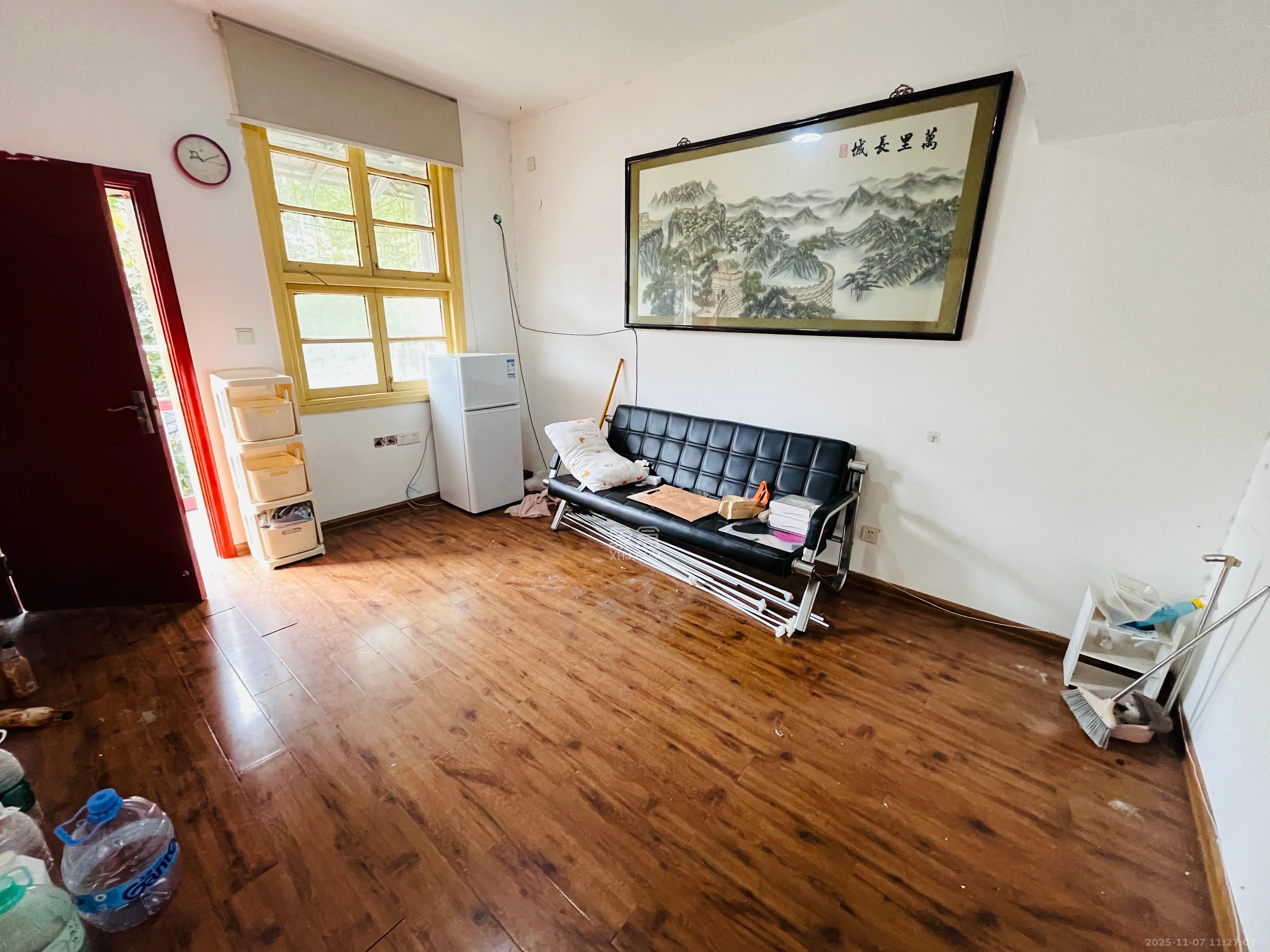 东瓜山二村  1室1厅1卫    1000.0元/月室内图