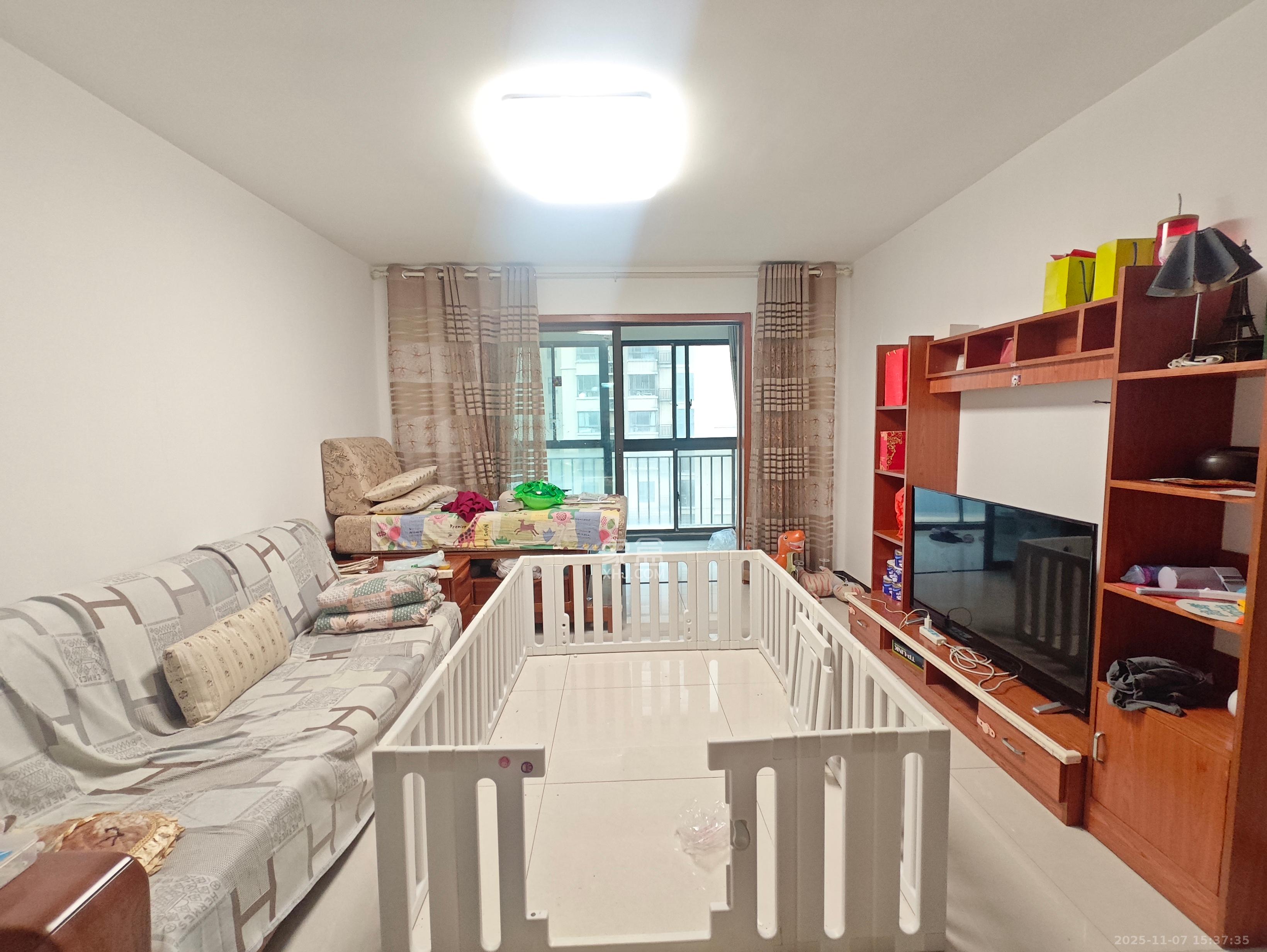 钱隆樽品(一、二、三期)  2室2厅1卫    2000.0元/月