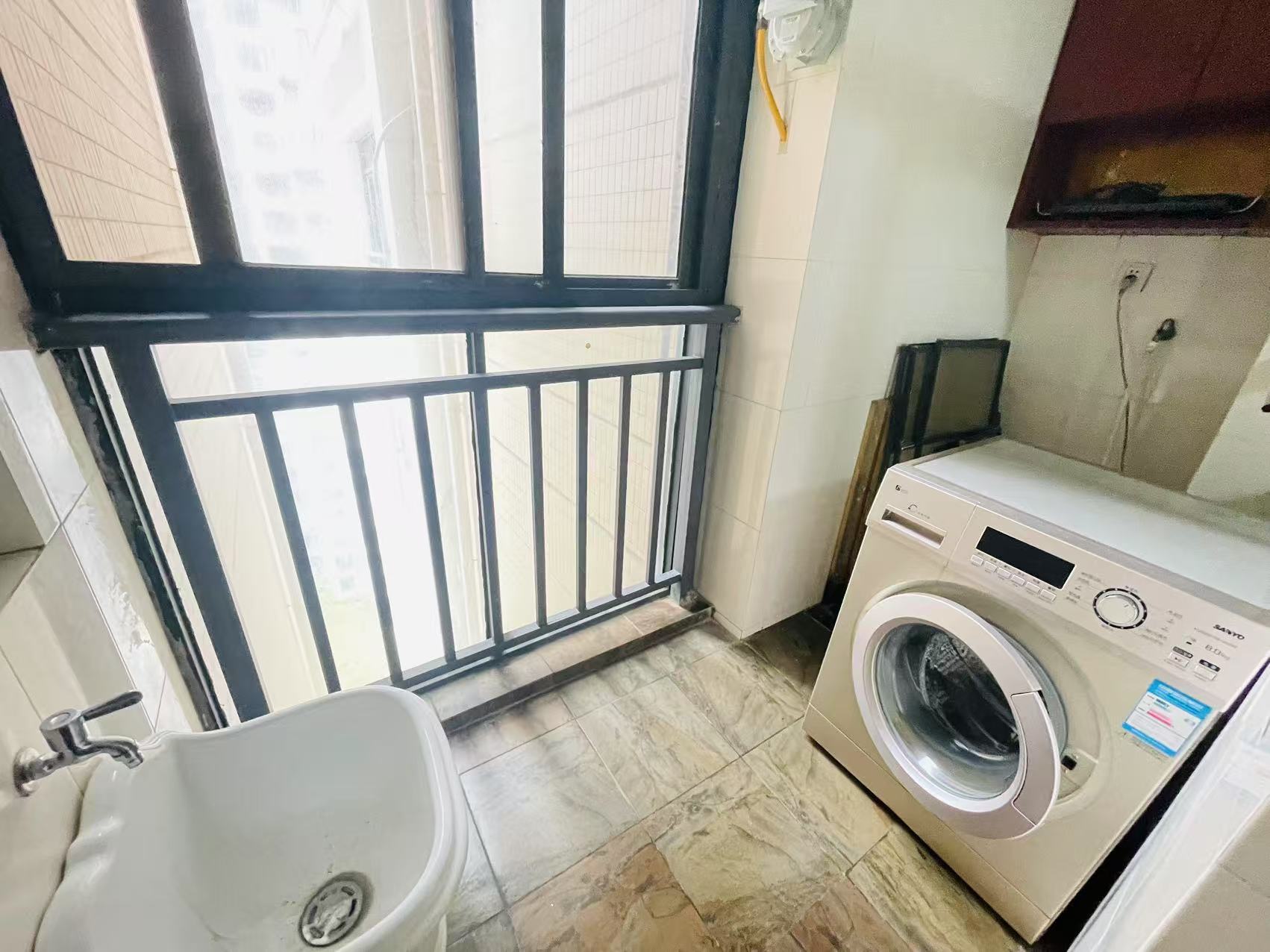 兆南丽湾  2室2厅1卫    2300.0元/月室内图