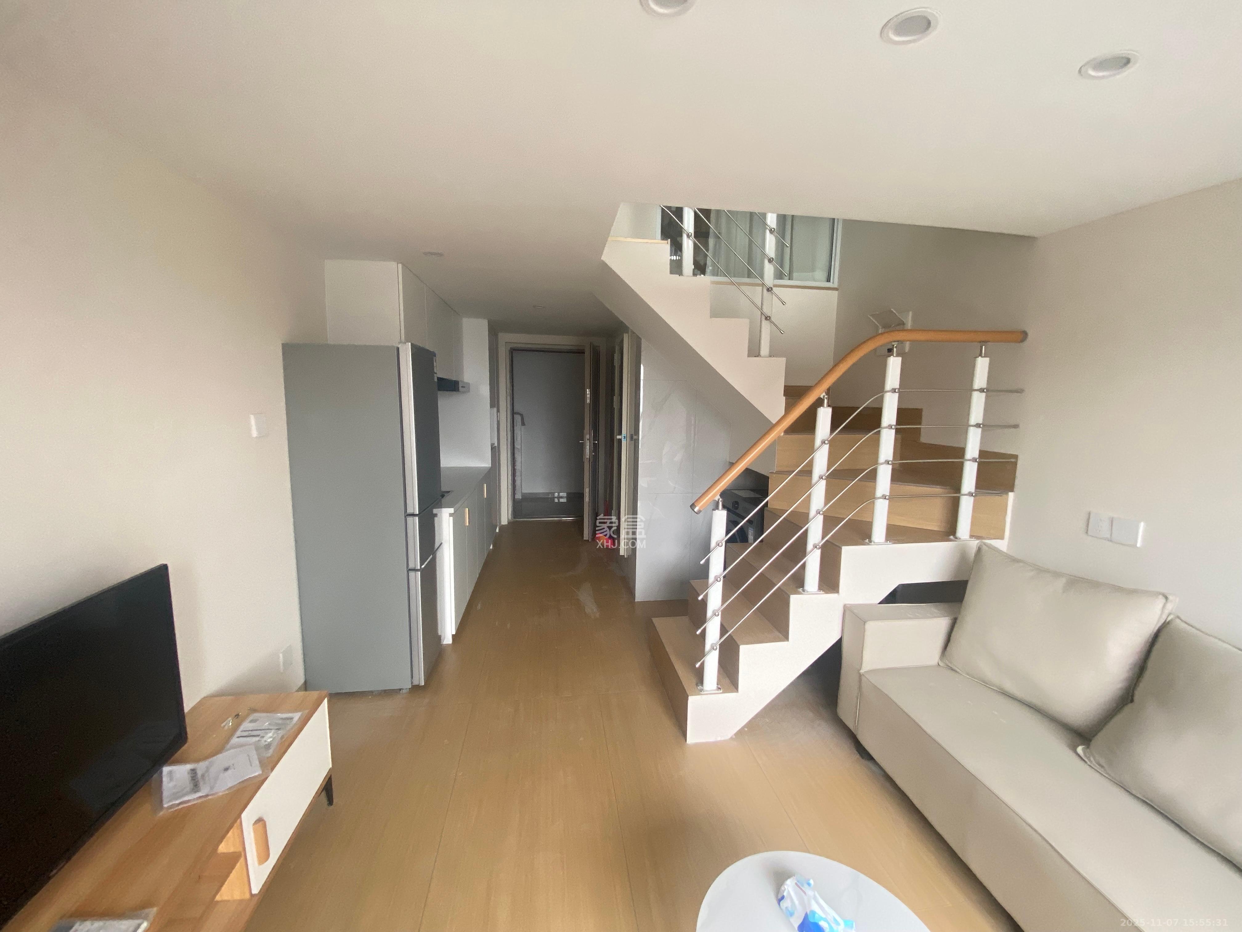 金地峯范  2室1厅1卫    2500.0元/月室内图