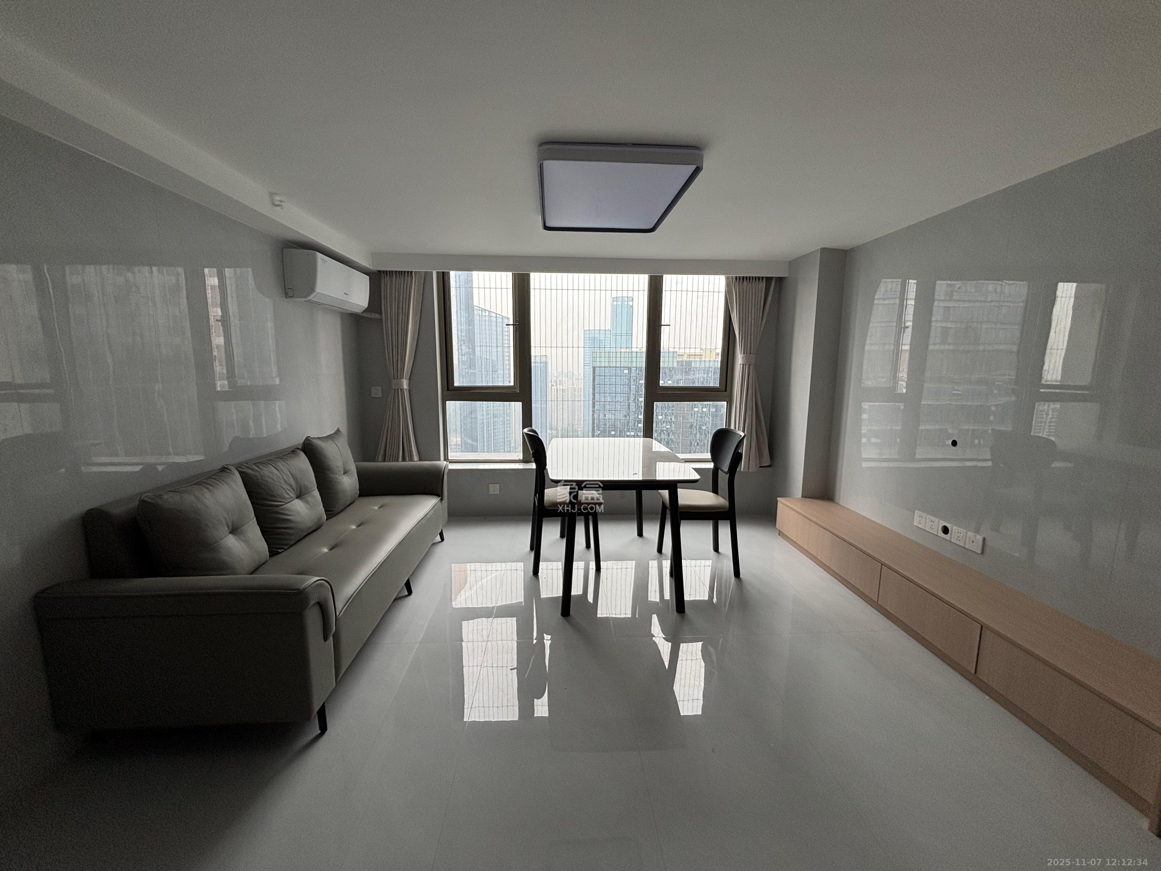 梅溪湖金茂湾  2室0厅0卫    2300.0元/月