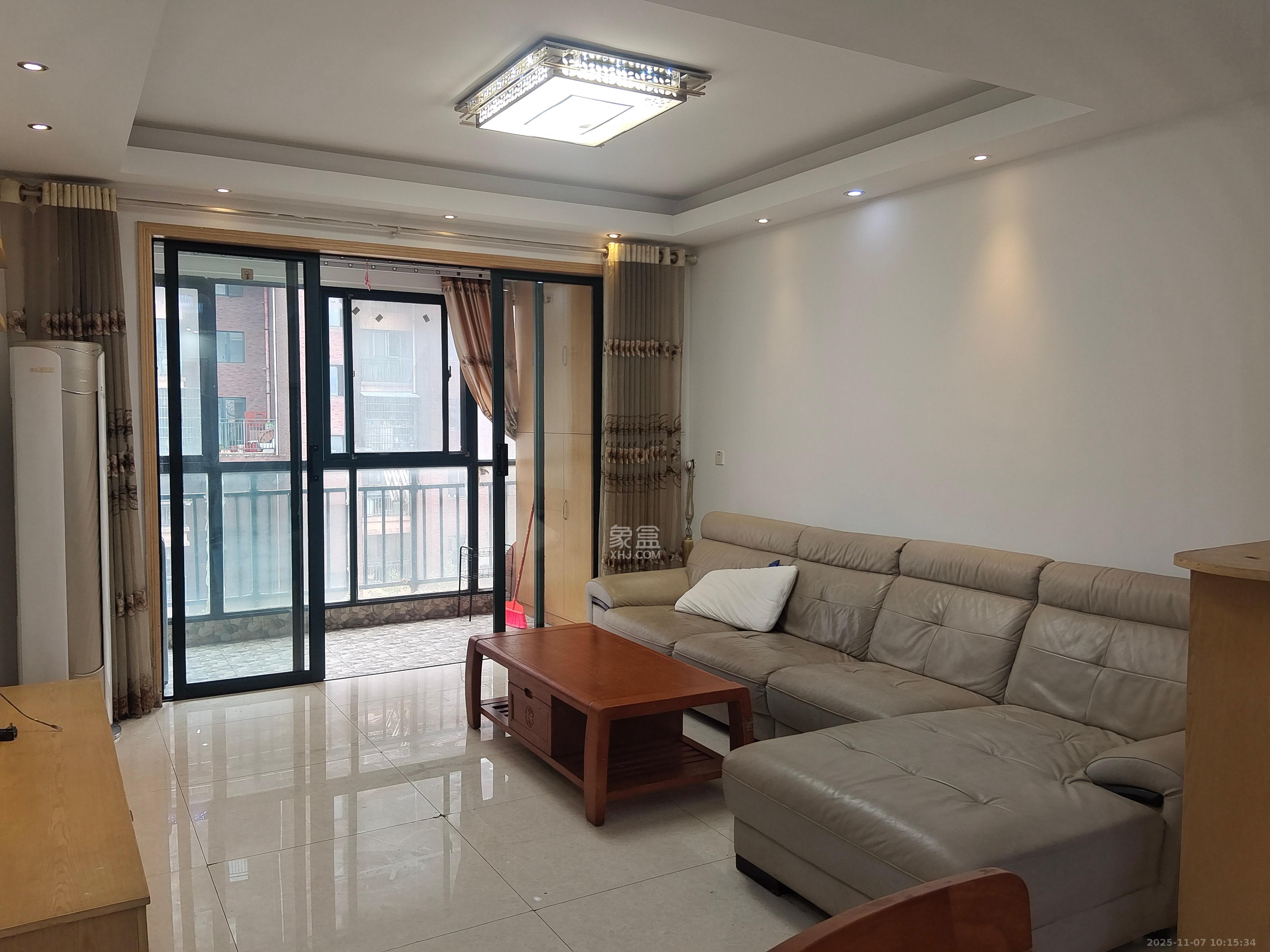 麓谷公馆（涉外国际公馆）  2室2厅1卫    2100.0元/月室内图