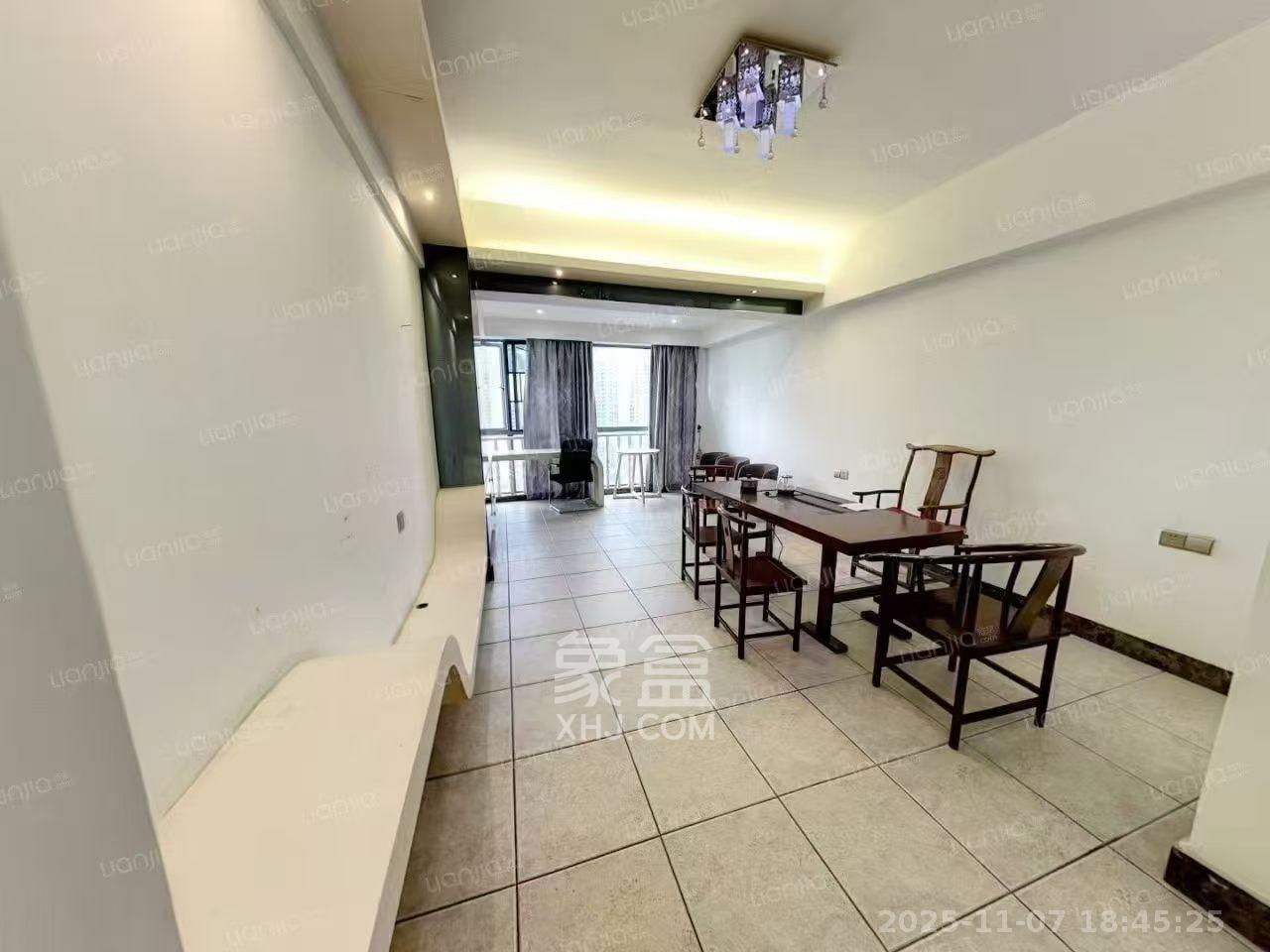 上城金都  3室2厅2卫    5500.0元/月室内图