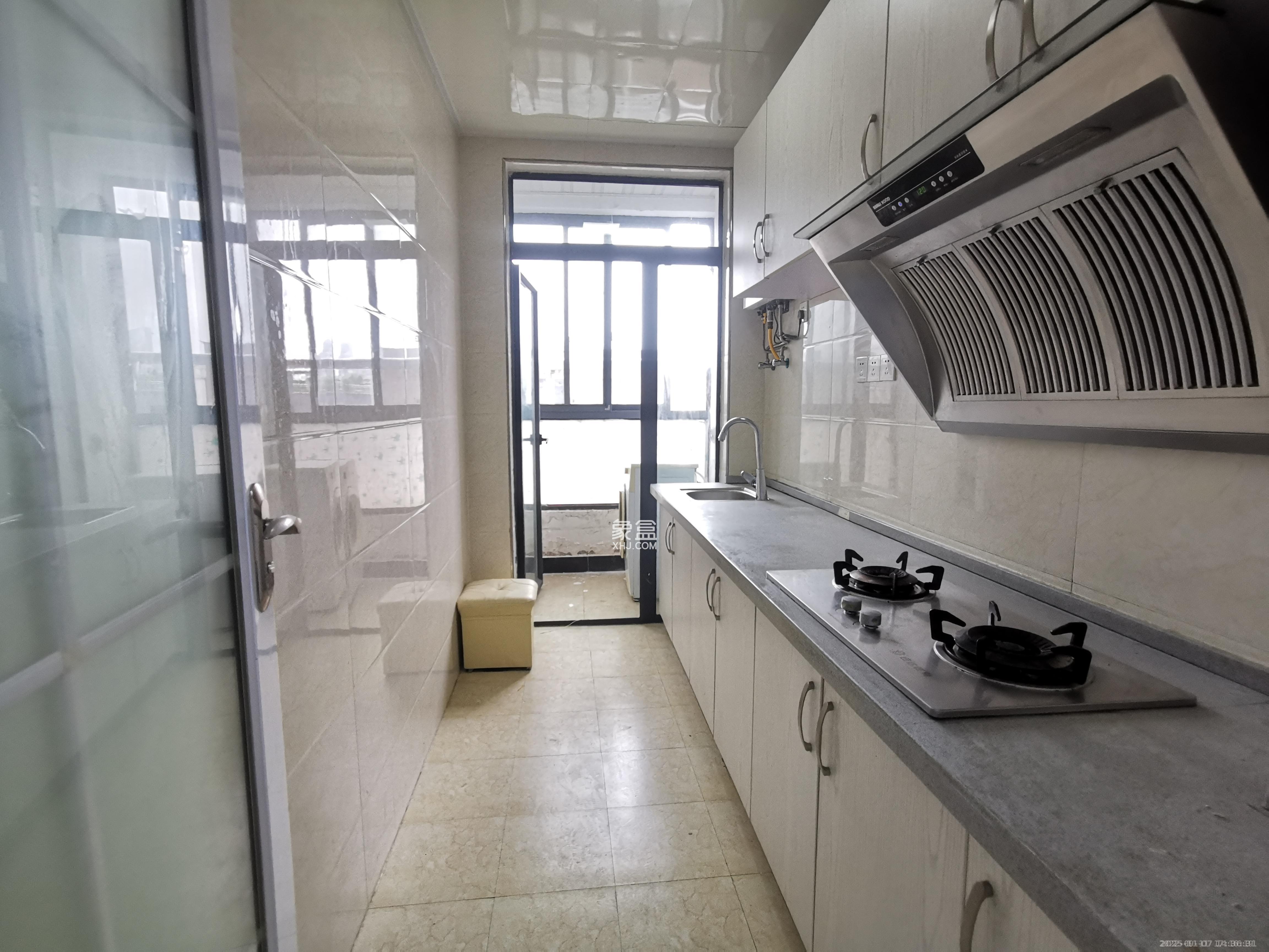 阳光100三期 2室2厅1卫 2200.0元/月 阳光100三期 2室2厅1卫 2200.0元/月室内图