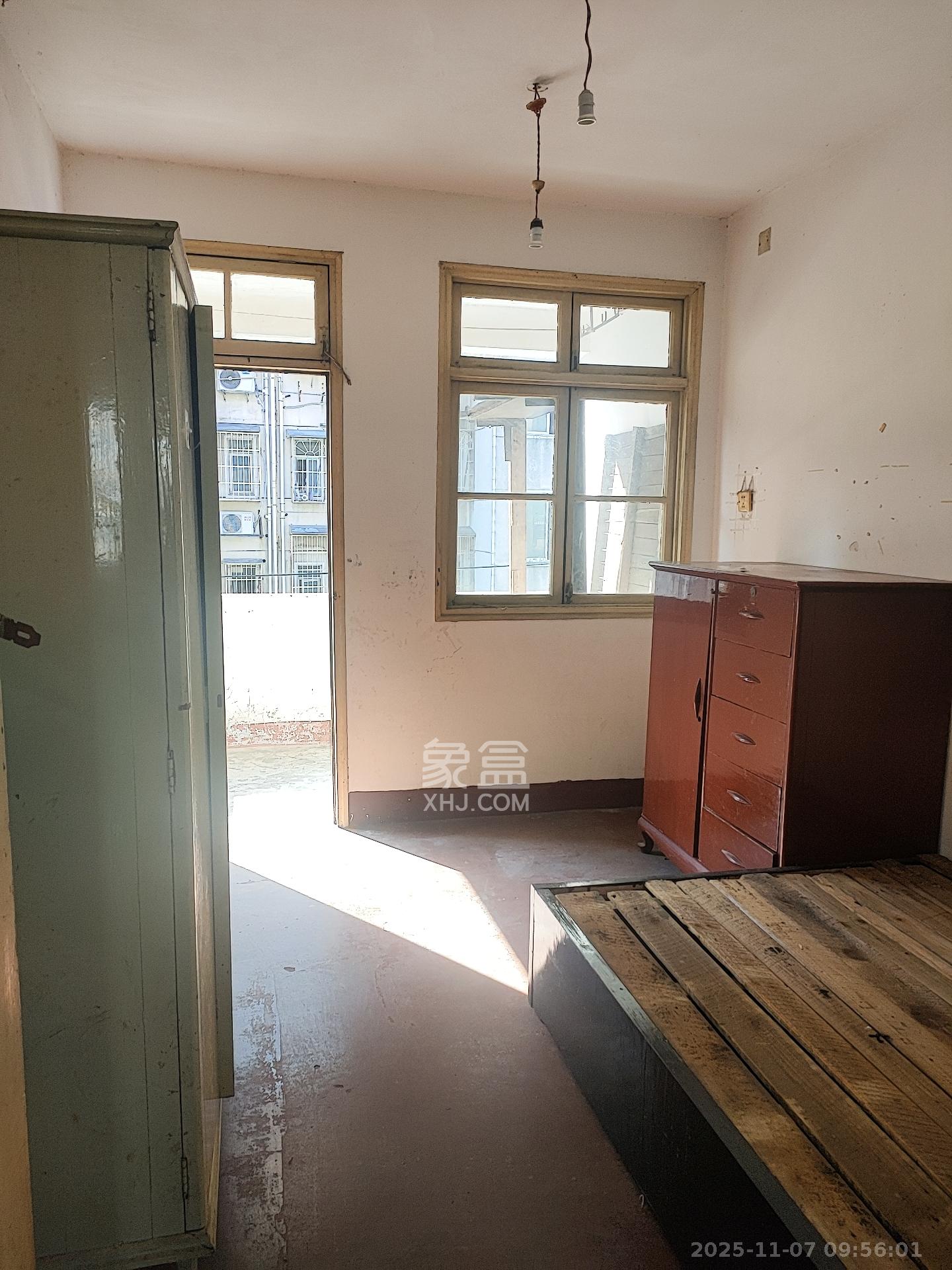 杏花园私房散盘  2室1厅1卫    700.0元/月室内图