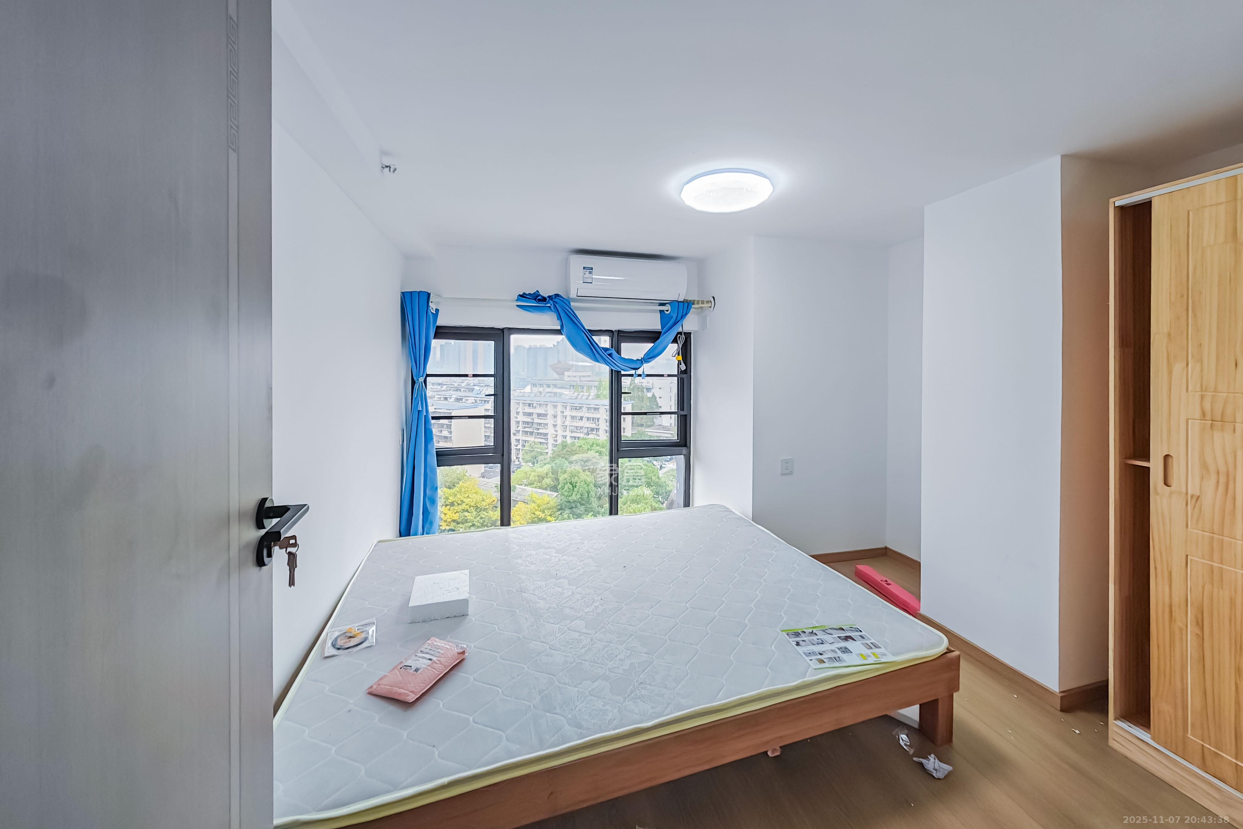 卓越伊景苑 2室1厅1卫 28.0万 卓越伊景苑 2室1厅1卫 28.0万卧室