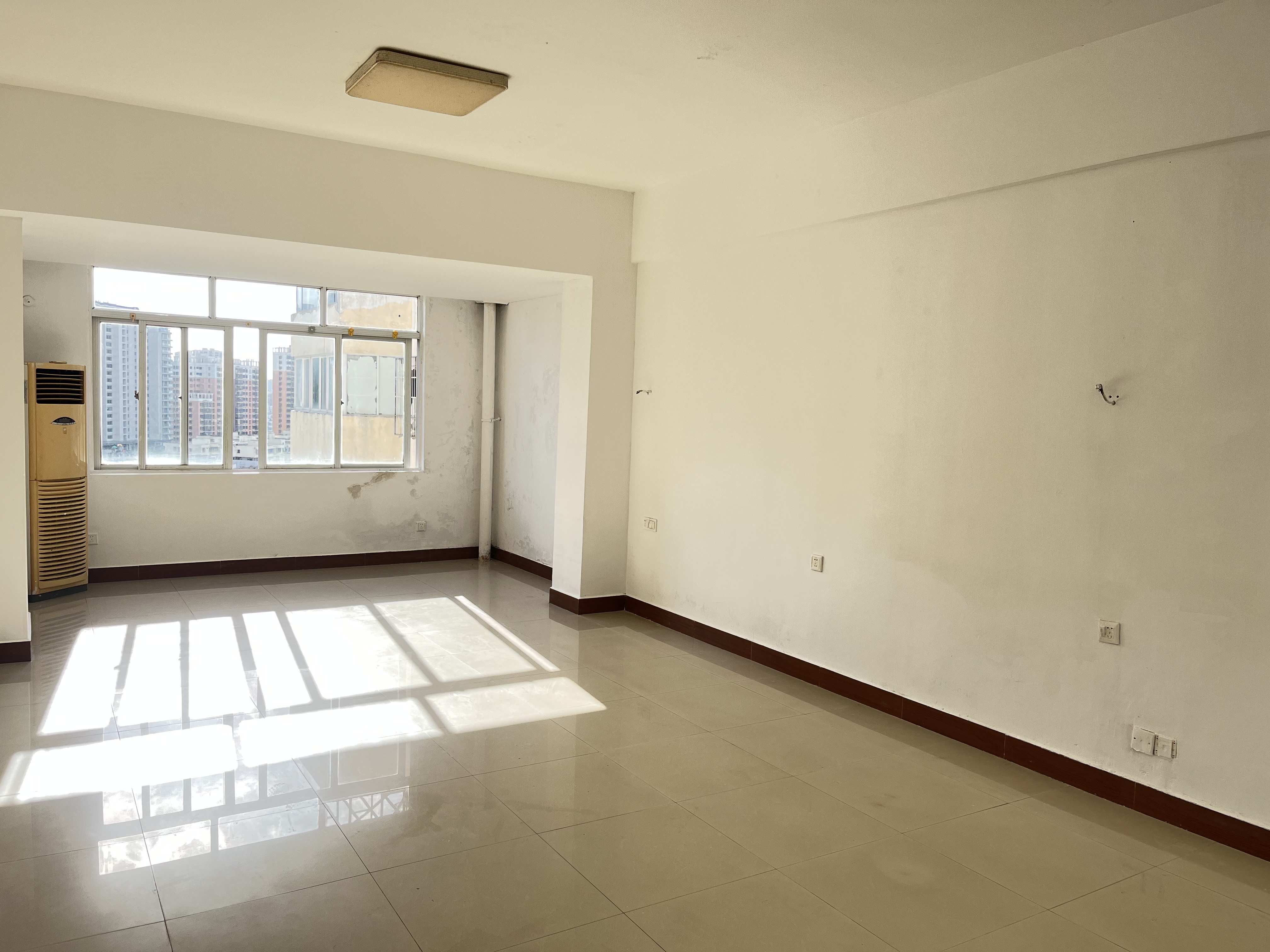 世纪生活港  1室1厅1卫    1500.0元/月室内图