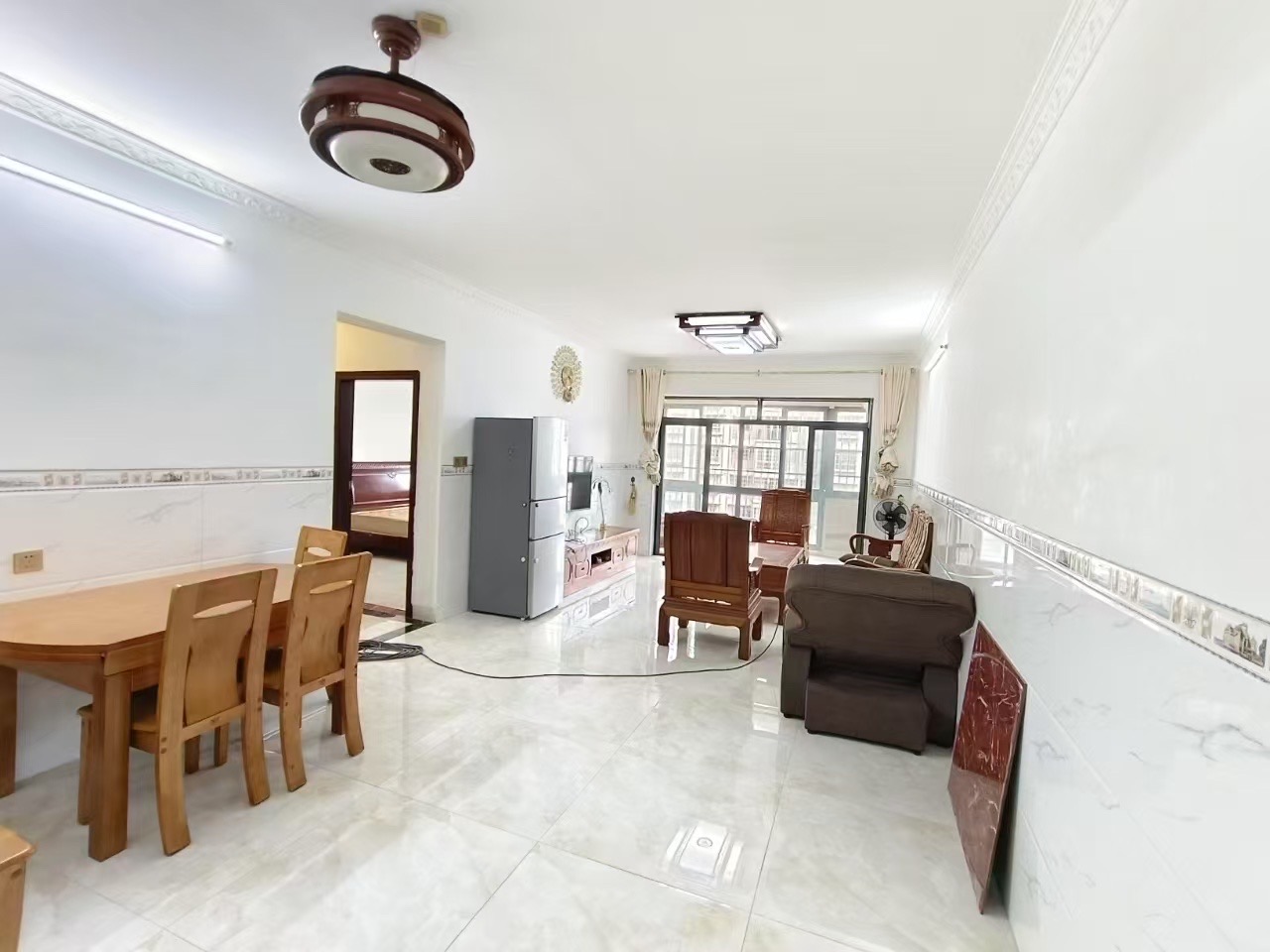 滨江新苑(一期A区) 3室2厅2卫 2500.0元/月 滨江新苑(一期A区) 3室2厅2卫 2500.0元/月室内图