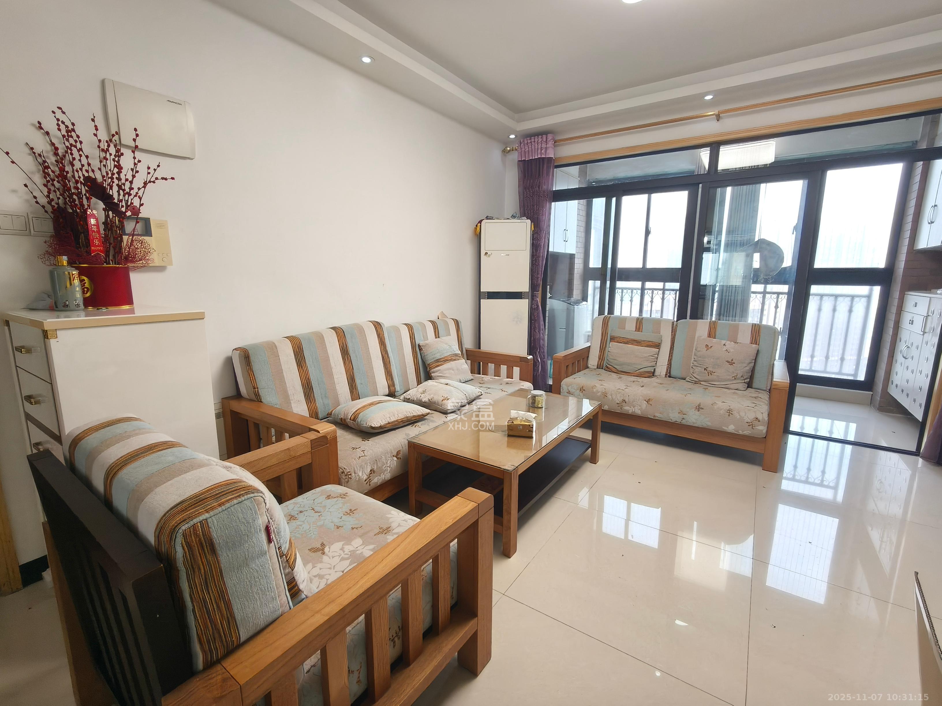 康桥长郡  3室2厅2卫    1900.0元/月