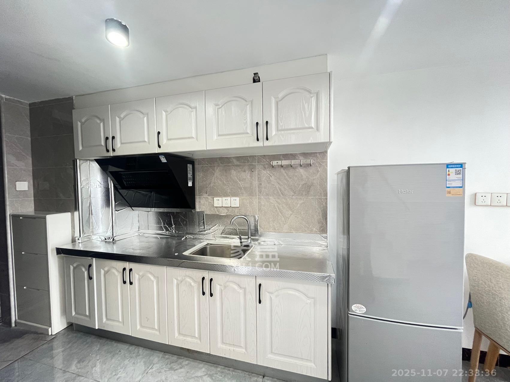 裕天国际商汇中心  1室1厅1卫    1800.0元/月室内图