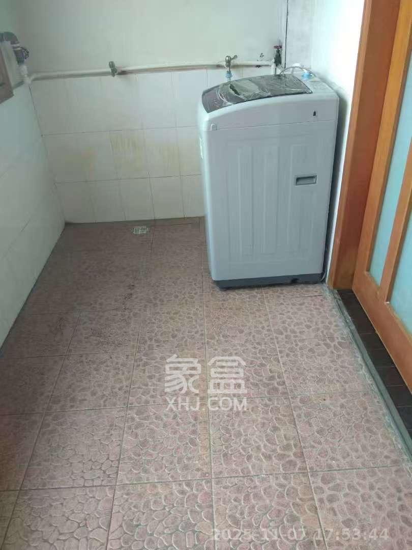 火星三片(月桂社区) 3室2厅2卫 1600.0元/月 火星三片(月桂社区) 3室2厅2卫 1600.0元/月室内图