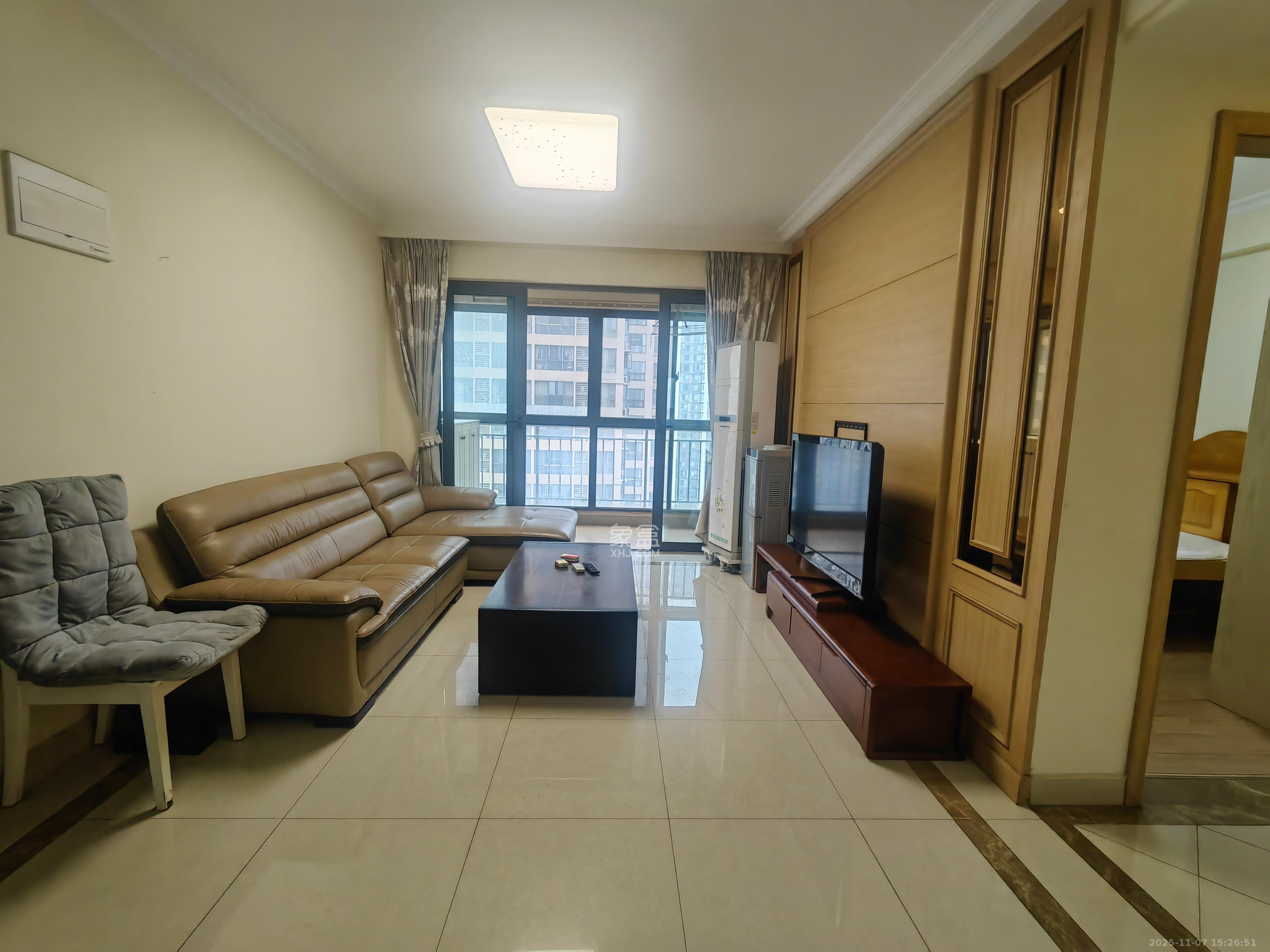 佳兆业时代广场  3室2厅1卫    2800.0元/月