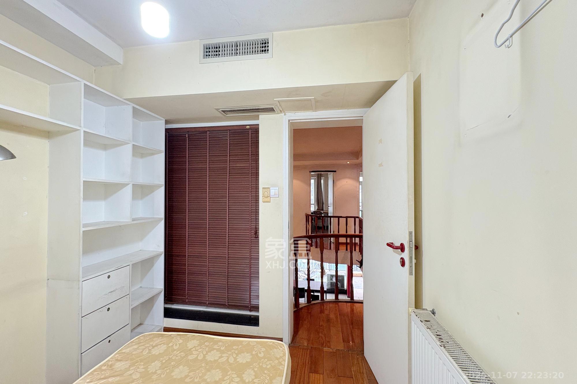 香格里嘉园  4室2厅2卫    150.0万其他