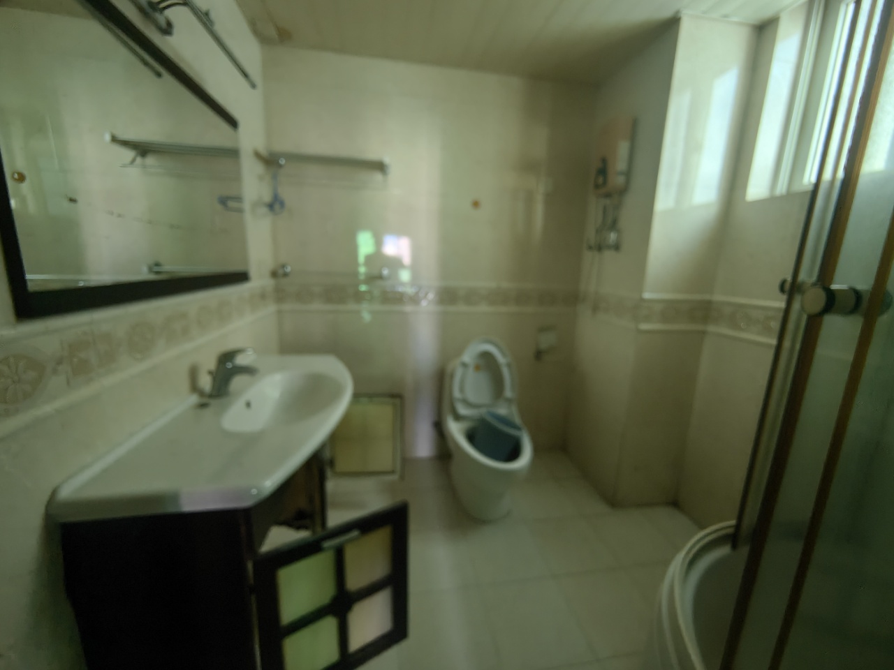 中城广场  2室2厅2卫    2600.0元/月室内图