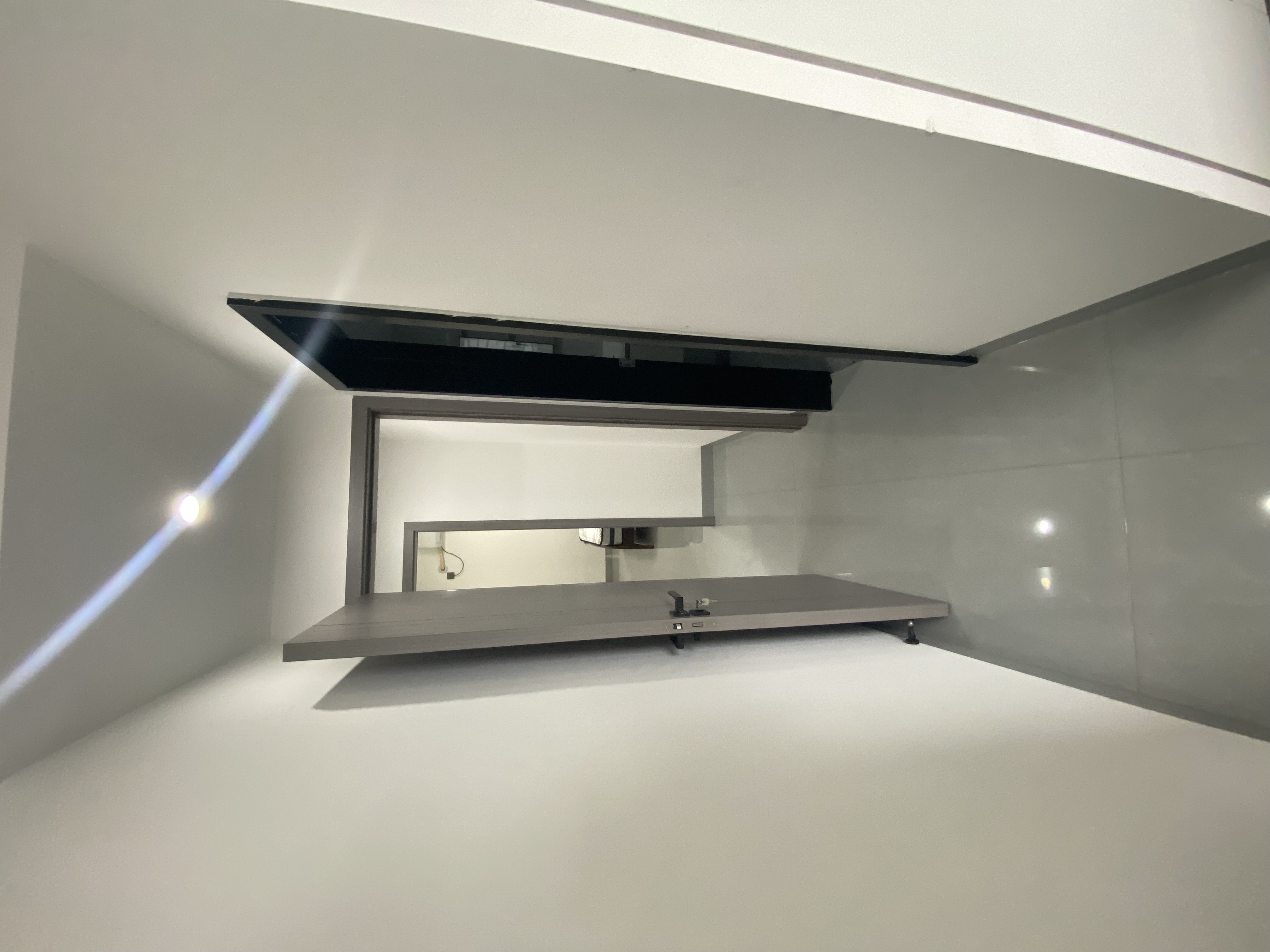 互助小区电梯房  3室1厅2卫    2000.0元/月室内图