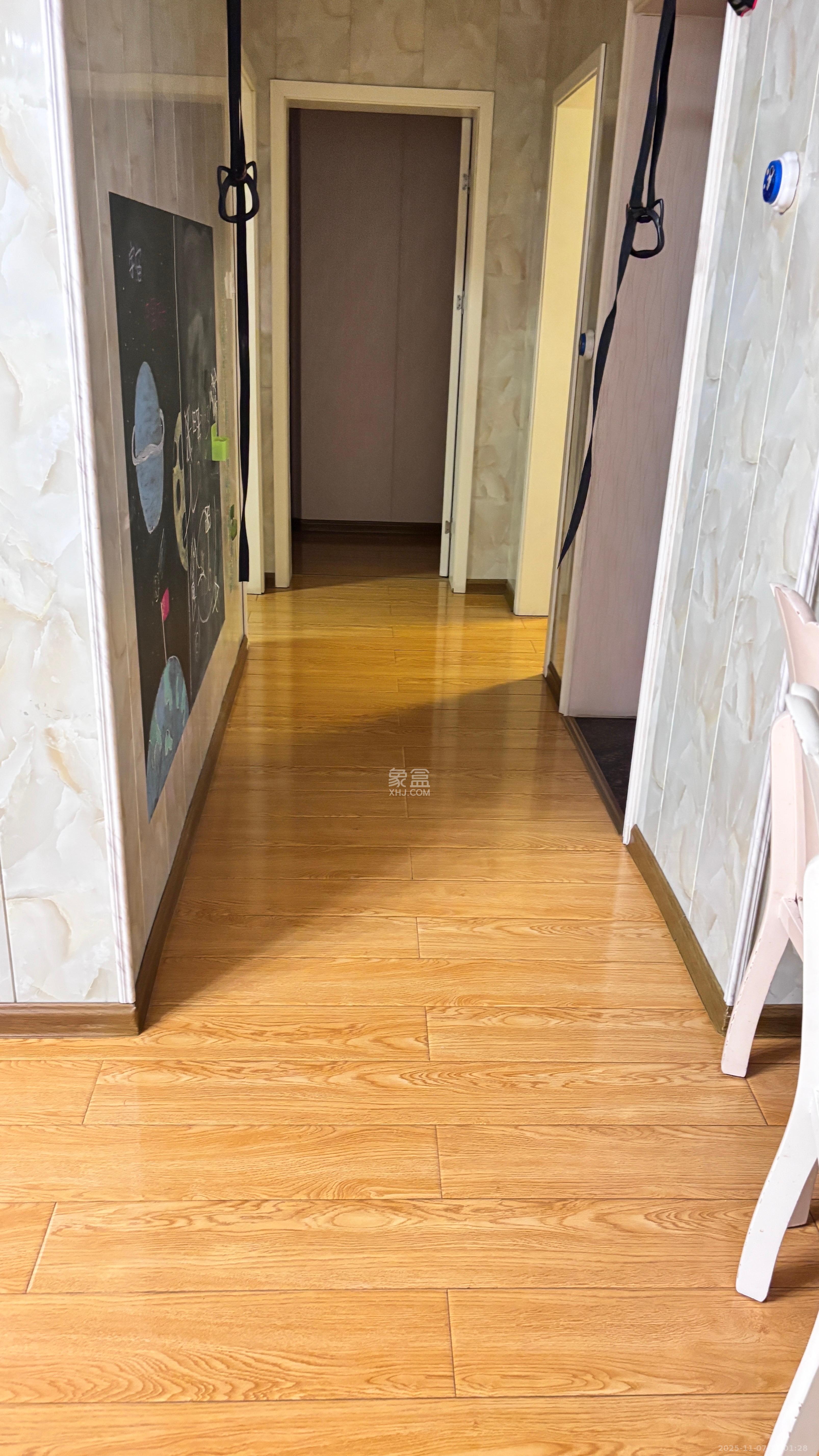 钰龙天下二期(钰龙佳园) 3室2厅2卫 2600.0元/月 钰龙天下二期(钰龙佳园) 3室2厅2卫 2600.0元/月室内图