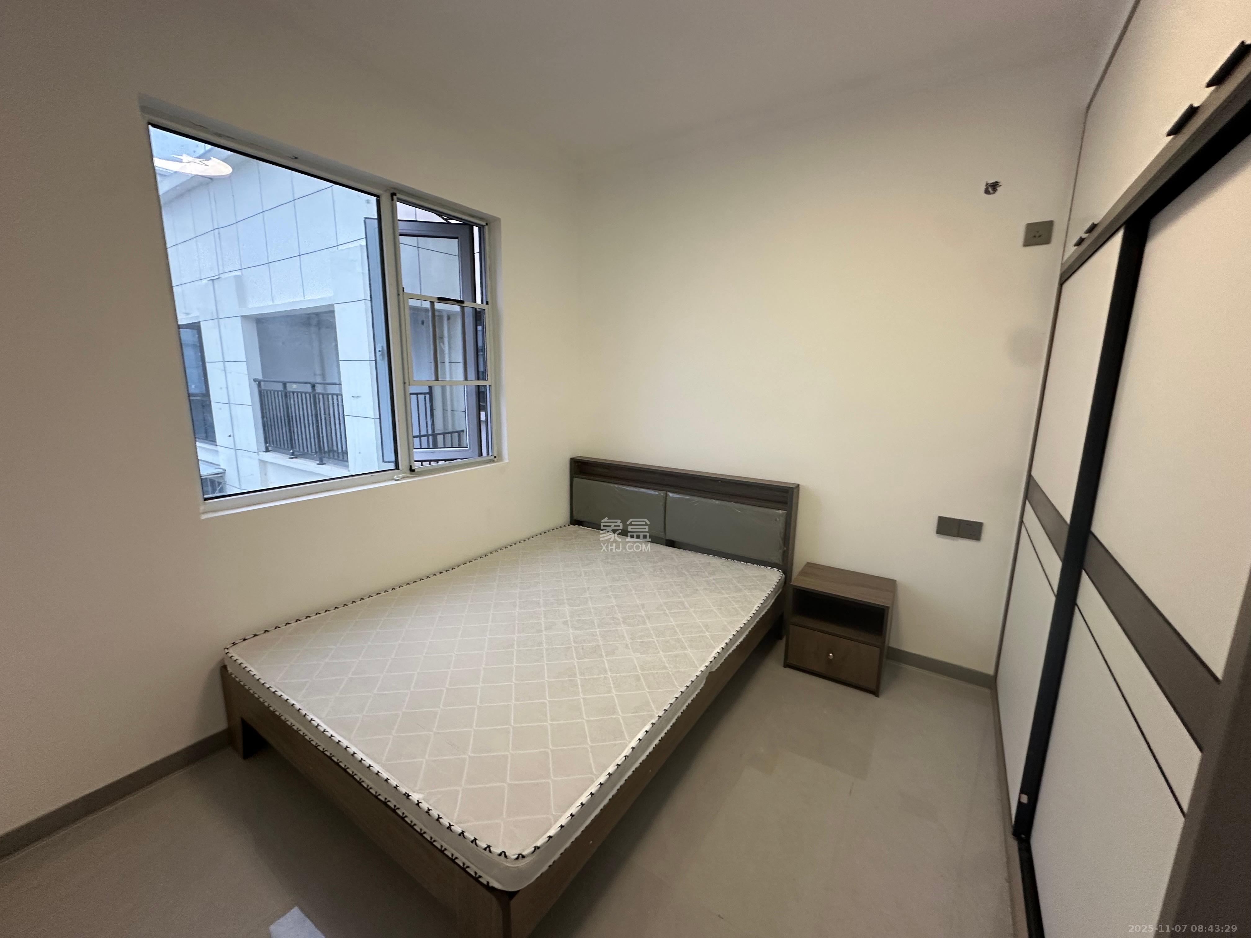 和景家园二期  2室1厅1卫    1800.0元/月室内图