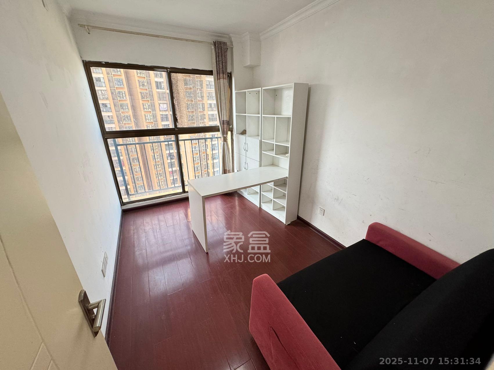 米兰春天  4室2厅2卫    2200.0元/月室内图