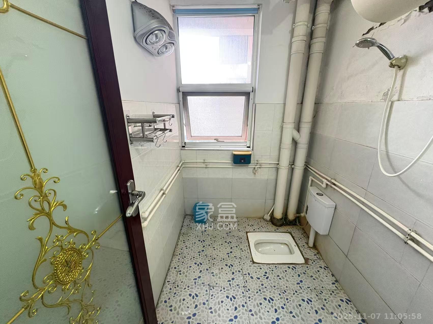 西点公园里  2室2厅1卫    2200.0元/月室内图