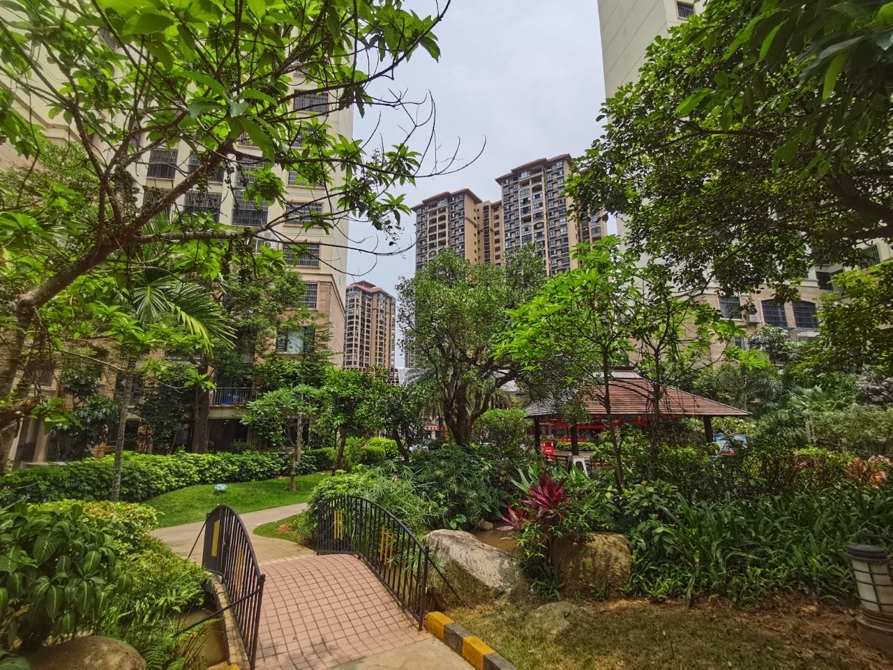 翡翠水城(住宅) 3室3厅2卫 178.0万 翡翠水城(住宅) 3室3厅2卫 178.0万客厅