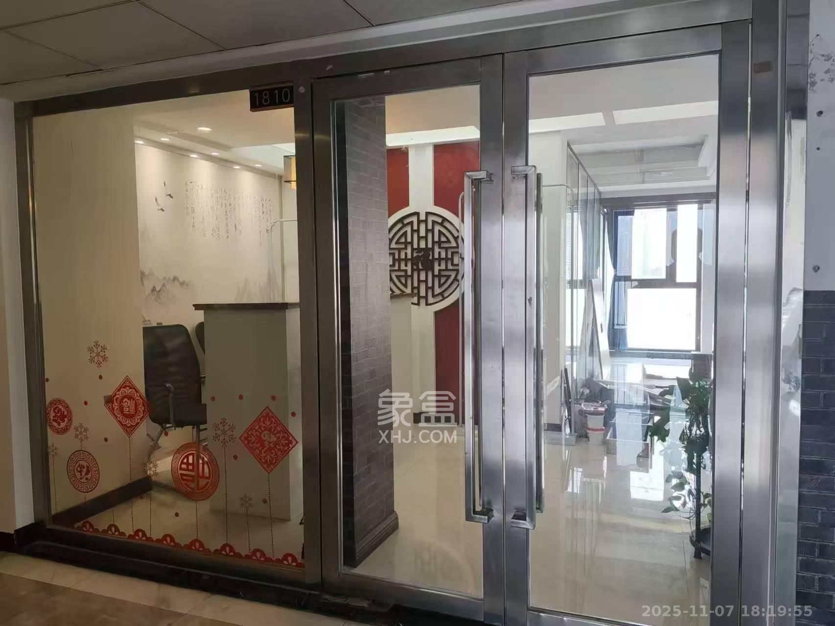 中交里城  1室1厅1卫    1800.0元/月