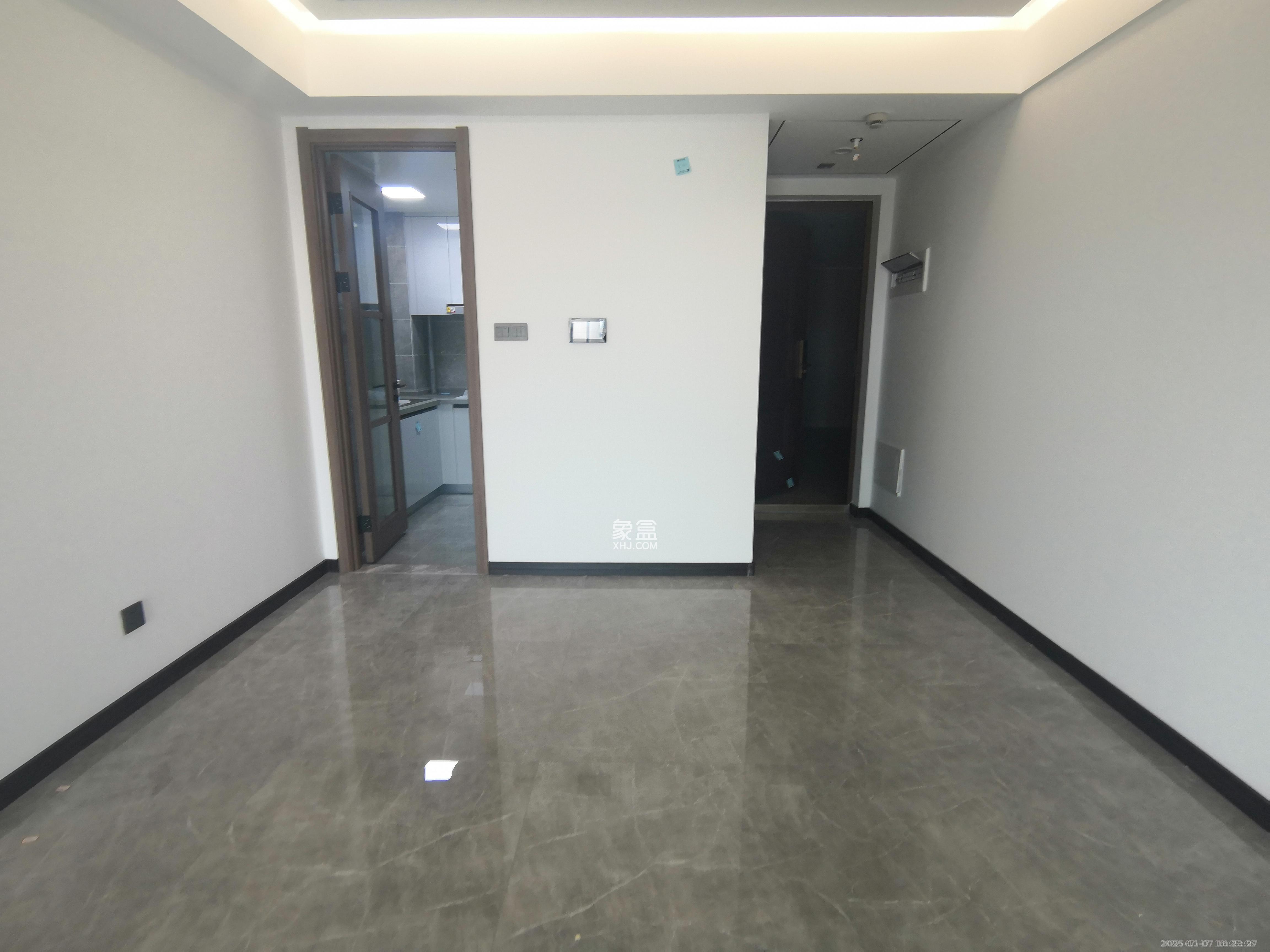 卓越中寰  3室2厅2卫    5000.0元/月室内图