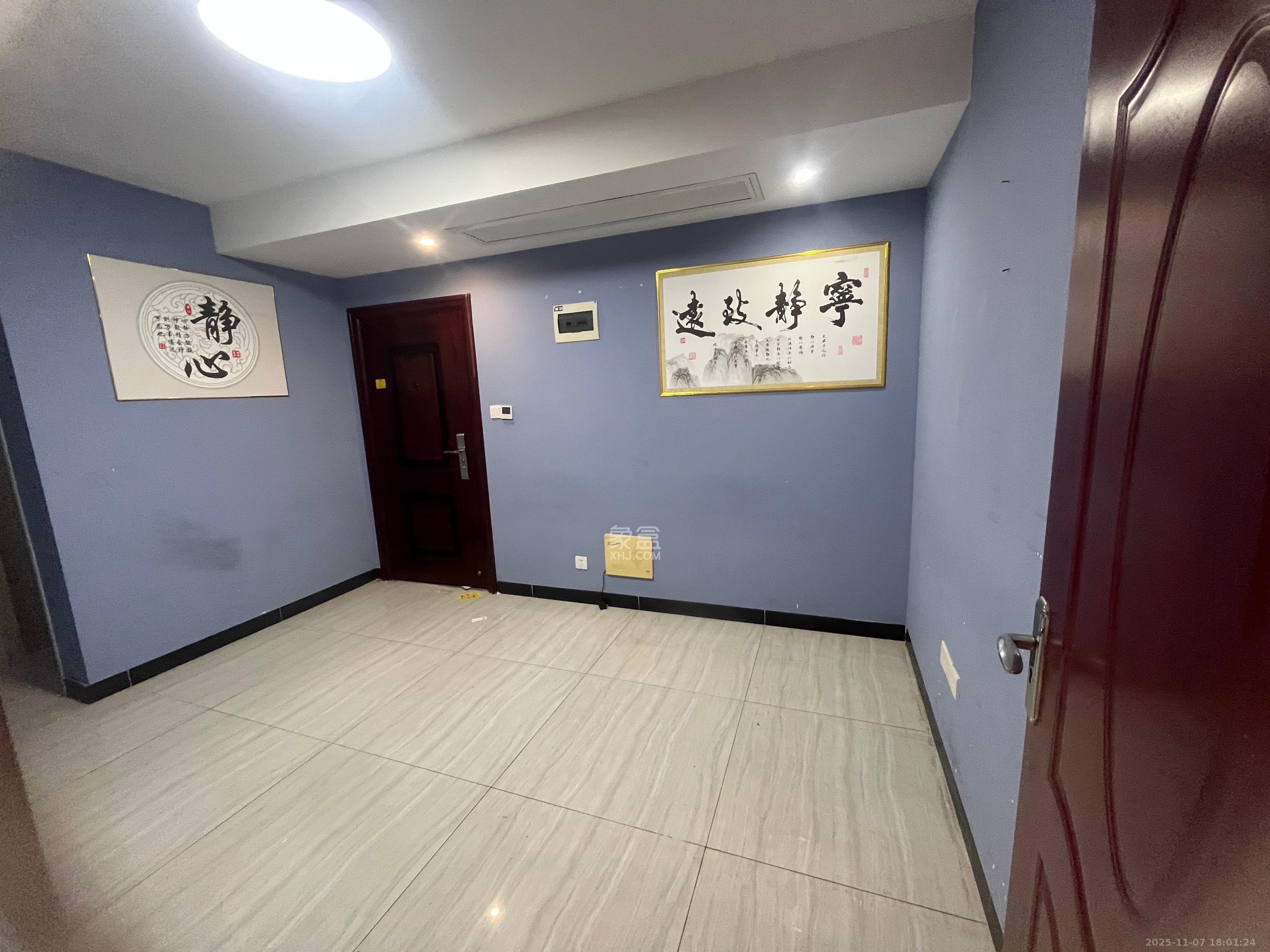 万坤图财富广场 3室1厅1卫 4500.0元/月 万坤图财富广场 3室1厅1卫 4500.0元/月室内图