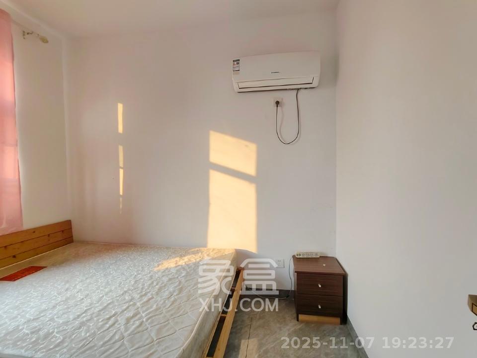 紫华郡 3室2厅1卫 1800.0元/月 紫华郡 3室2厅1卫 1800.0元/月室内图