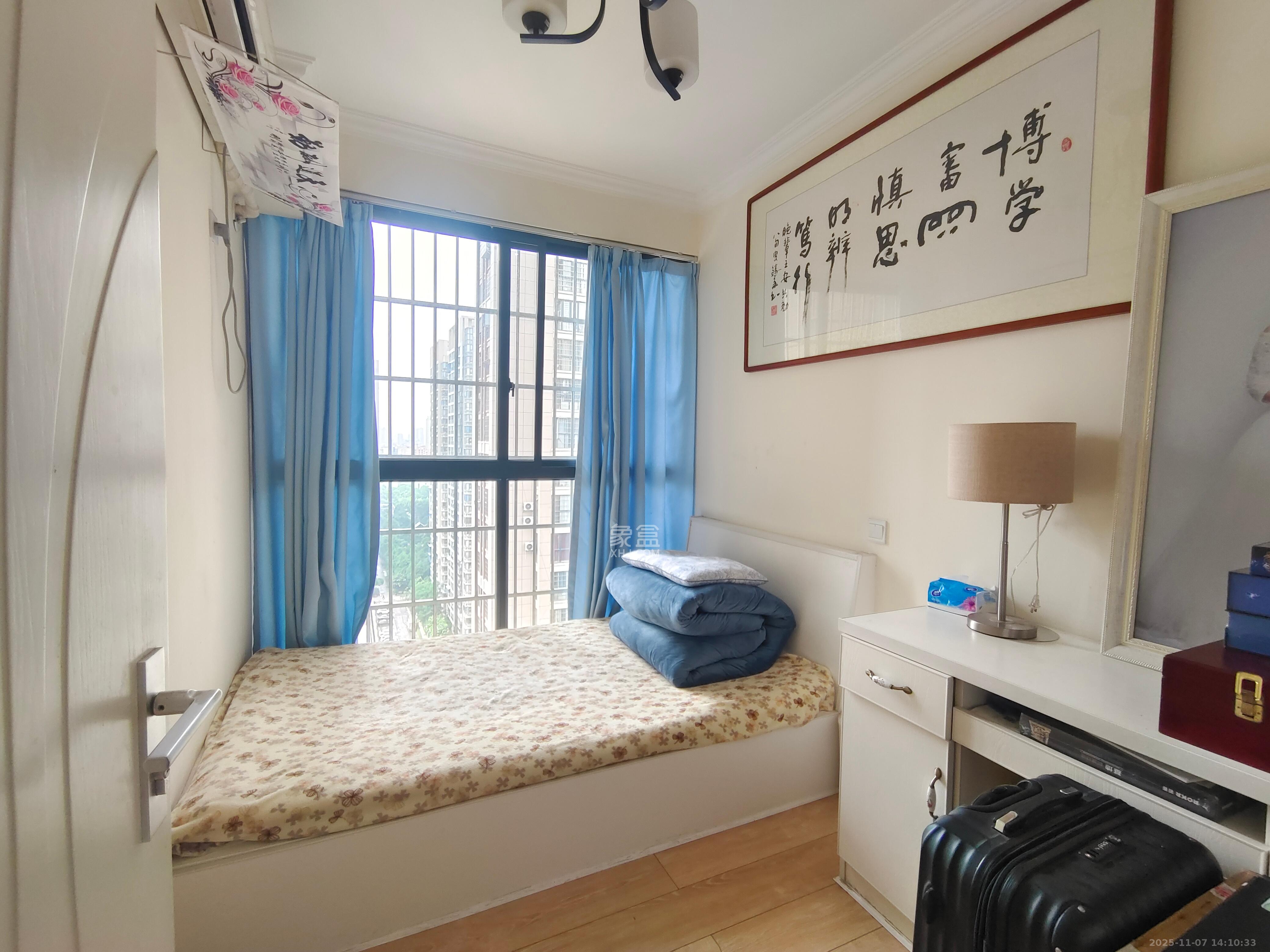 印山蓝色海岸 3室2厅2卫 2300.0元/月 印山蓝色海岸 3室2厅2卫 2300.0元/月室内图