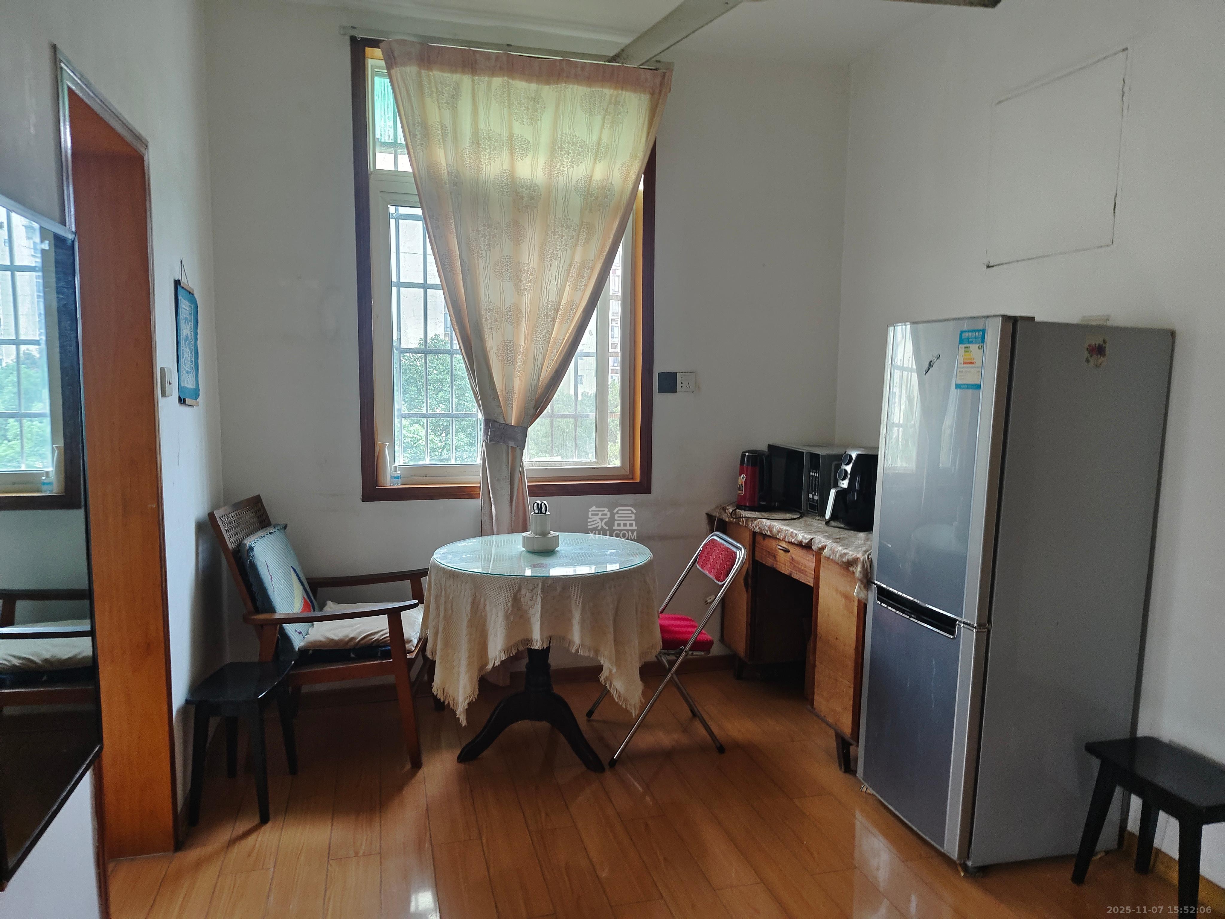 牛角塘社区 2室1厅1卫 1800.0元/月 牛角塘社区 2室1厅1卫 1800.0元/月室内图