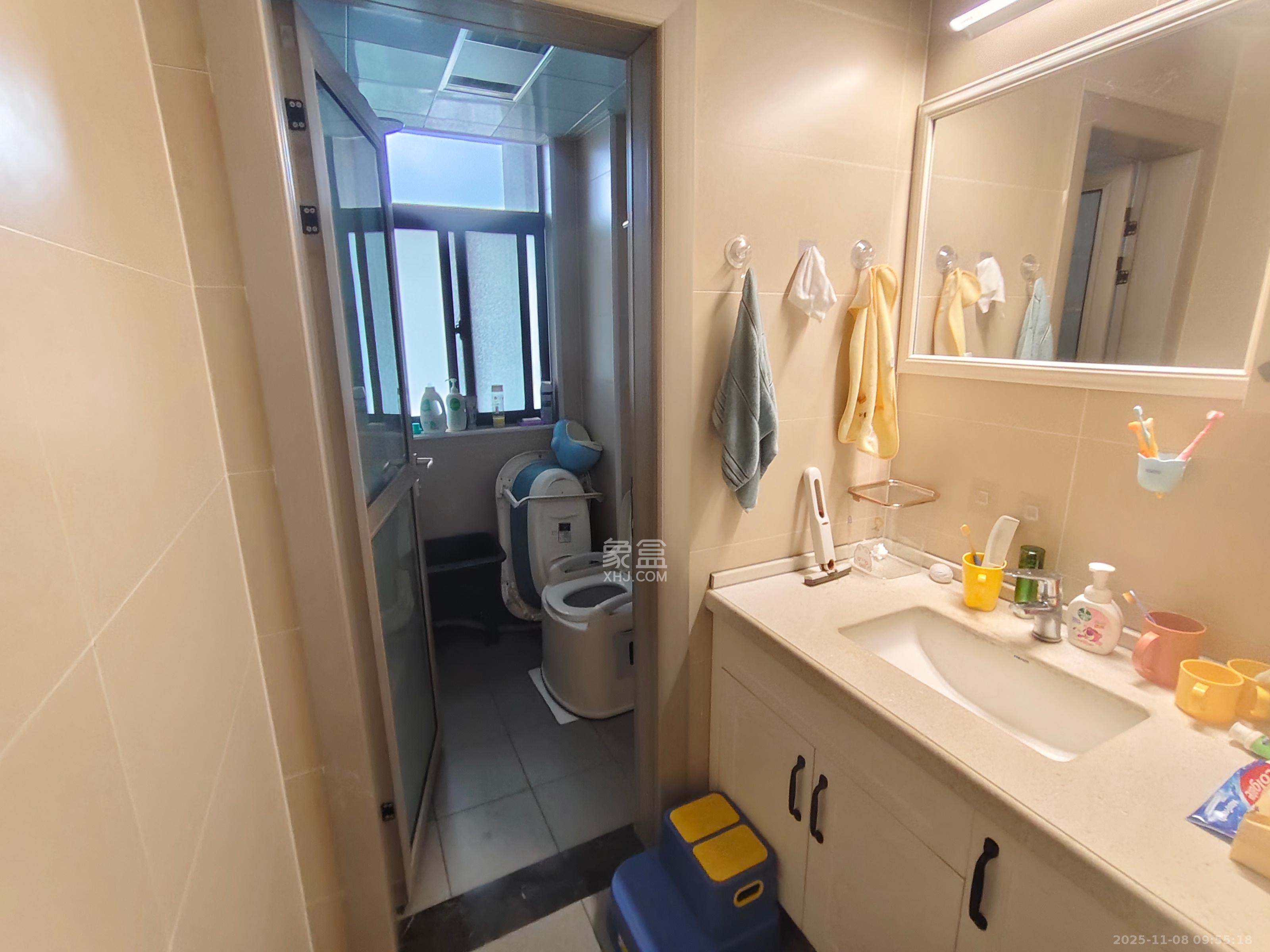 阳光丽城一期 4室2厅2卫 4200.0元/月 阳光丽城一期 4室2厅2卫 4200.0元/月室内图