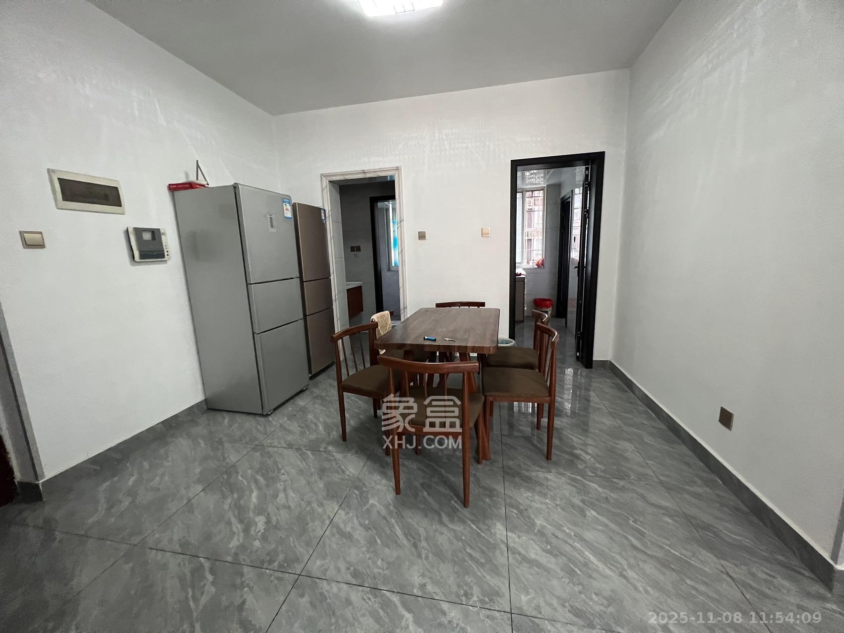 东门壹号家园  3室2厅2卫    2600.0元/月