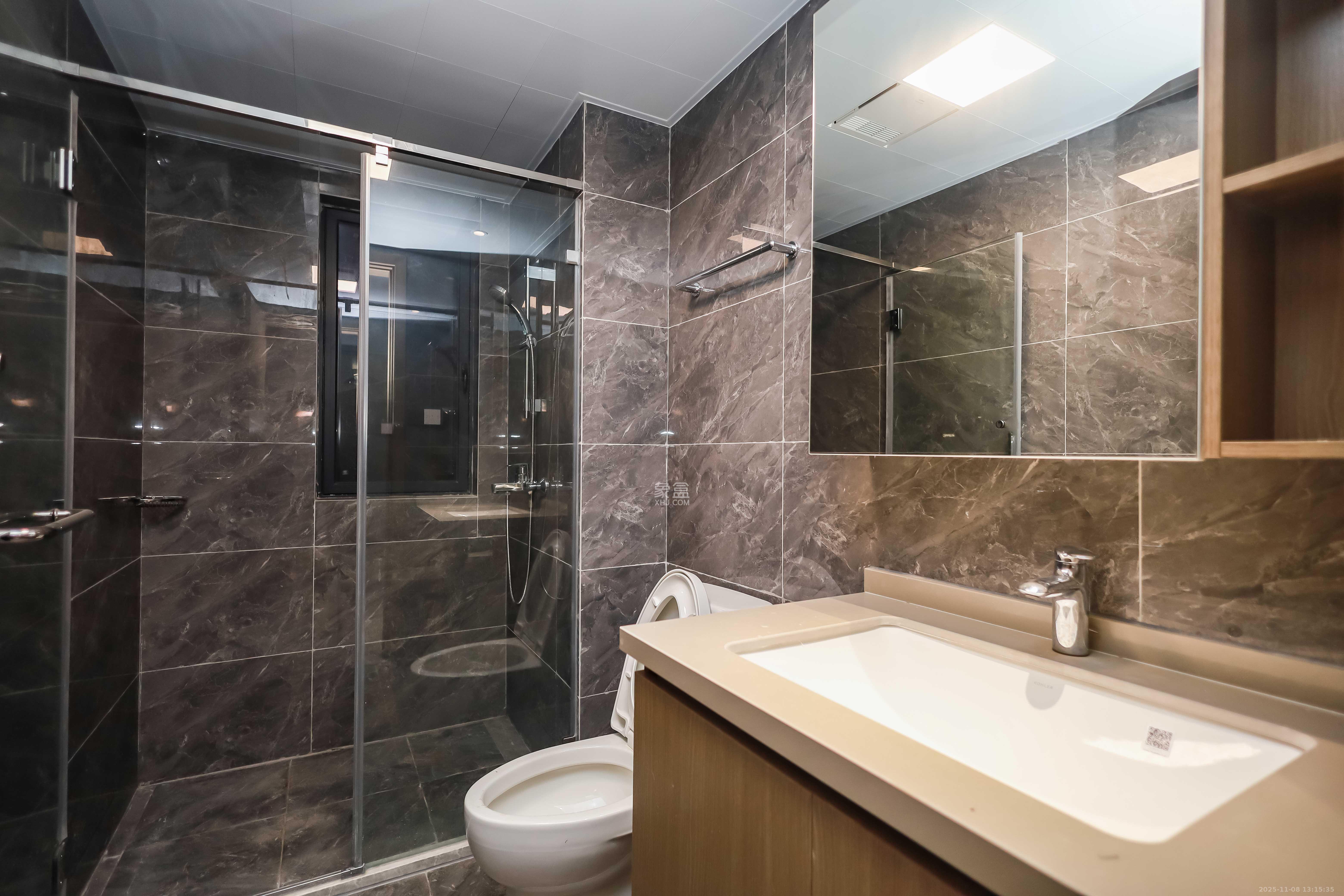 百世云境 3室2厅2卫 89.0万 百世云境 3室2厅2卫 89.0万卫生间