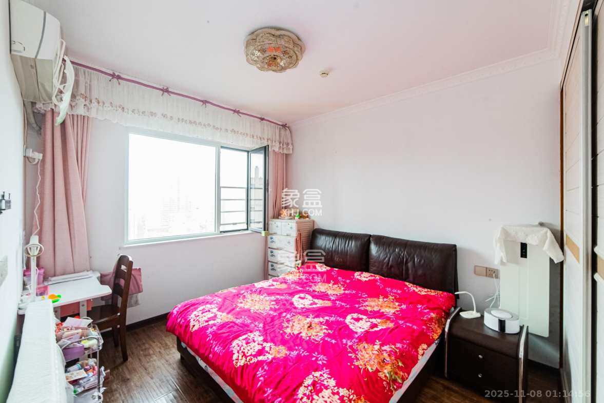 北辰三角洲E4区 3室2厅1卫 118.0万 北辰三角洲E4区 3室2厅1卫 118.0万卧室