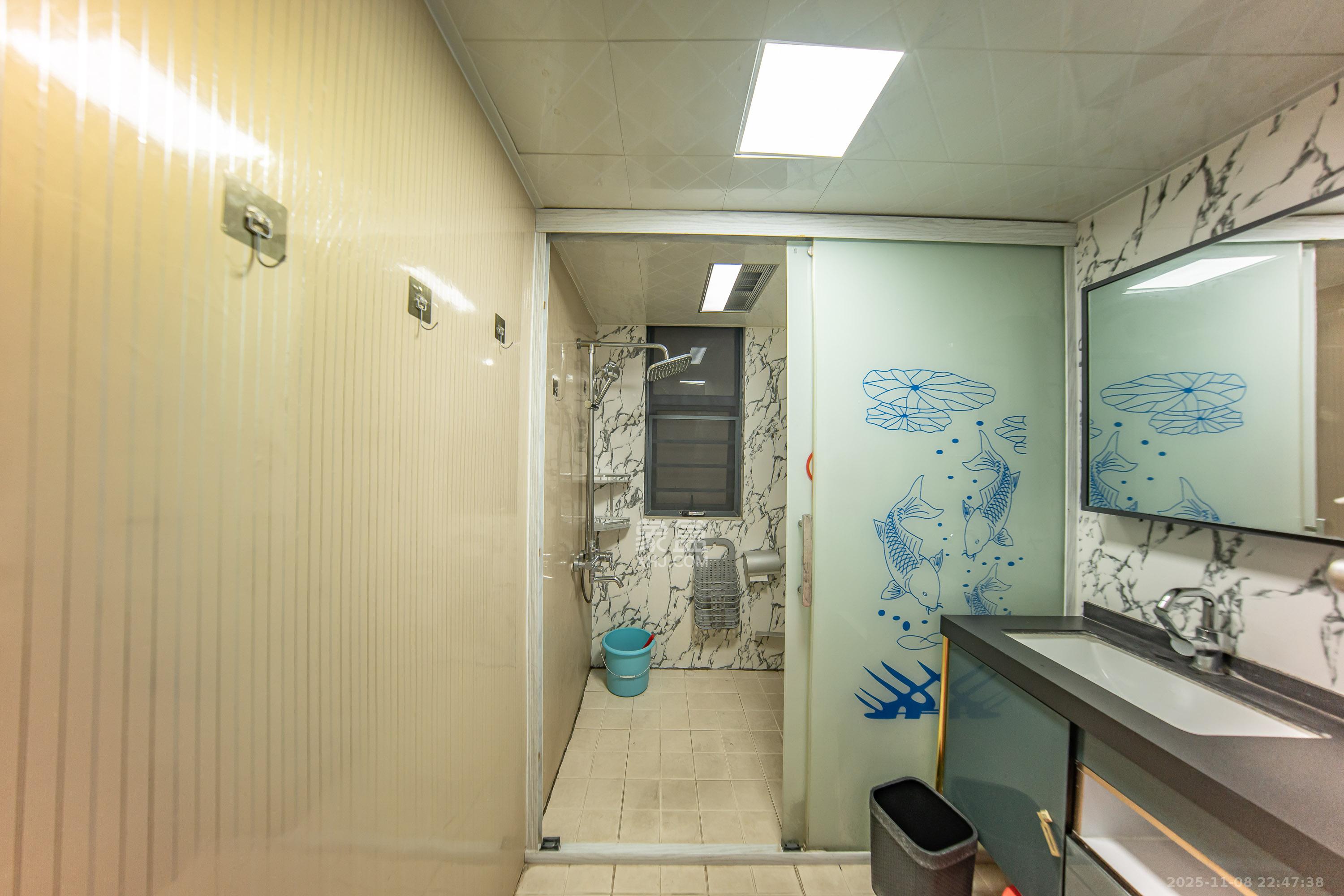 兰亭湾畔 3室2厅2卫 100.0万 兰亭湾畔 3室2厅2卫 100.0万卫生间