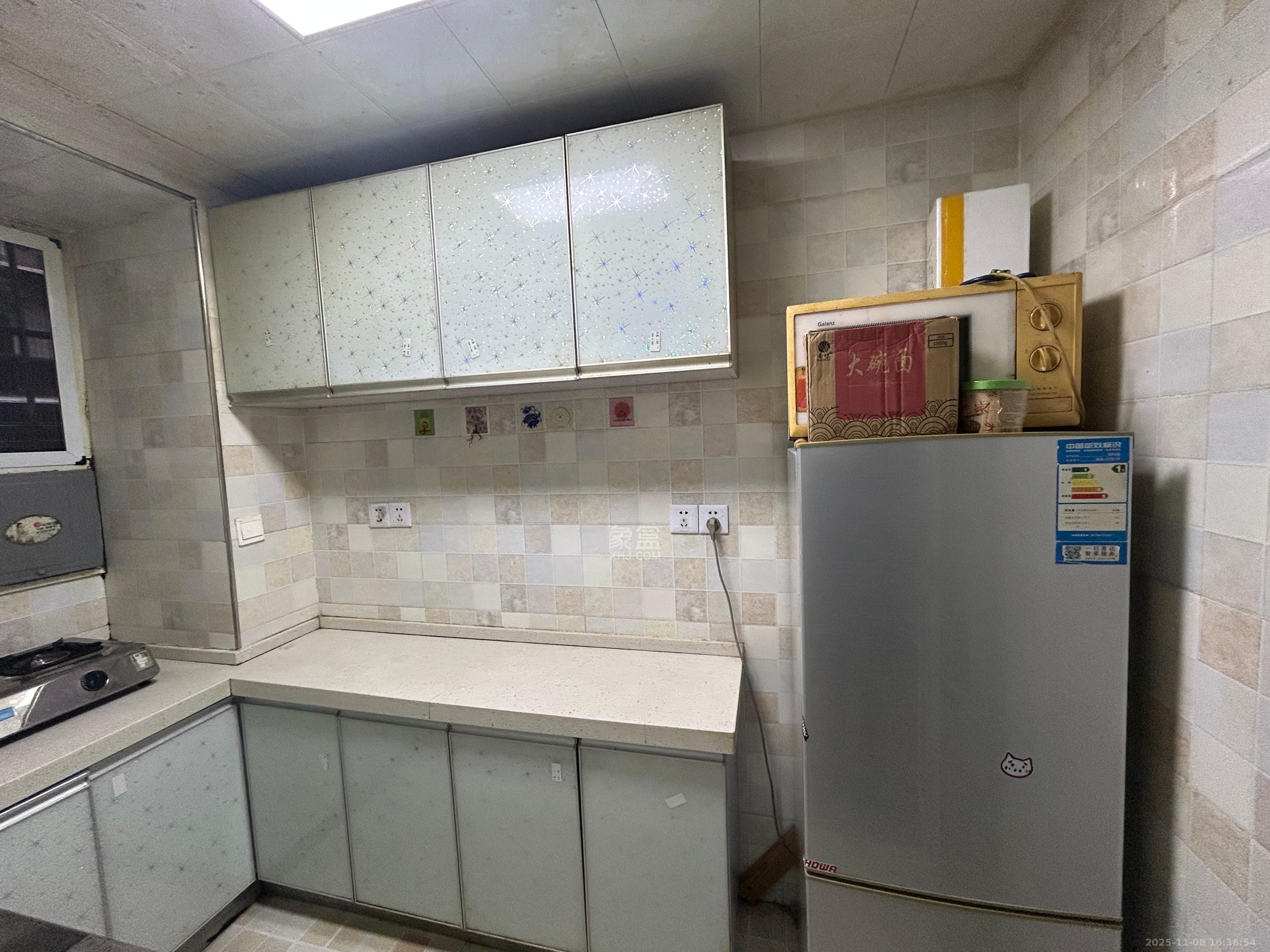 红花坡社区 2室1厅1卫 1400.0元/月 红花坡社区 2室1厅1卫 1400.0元/月室内图