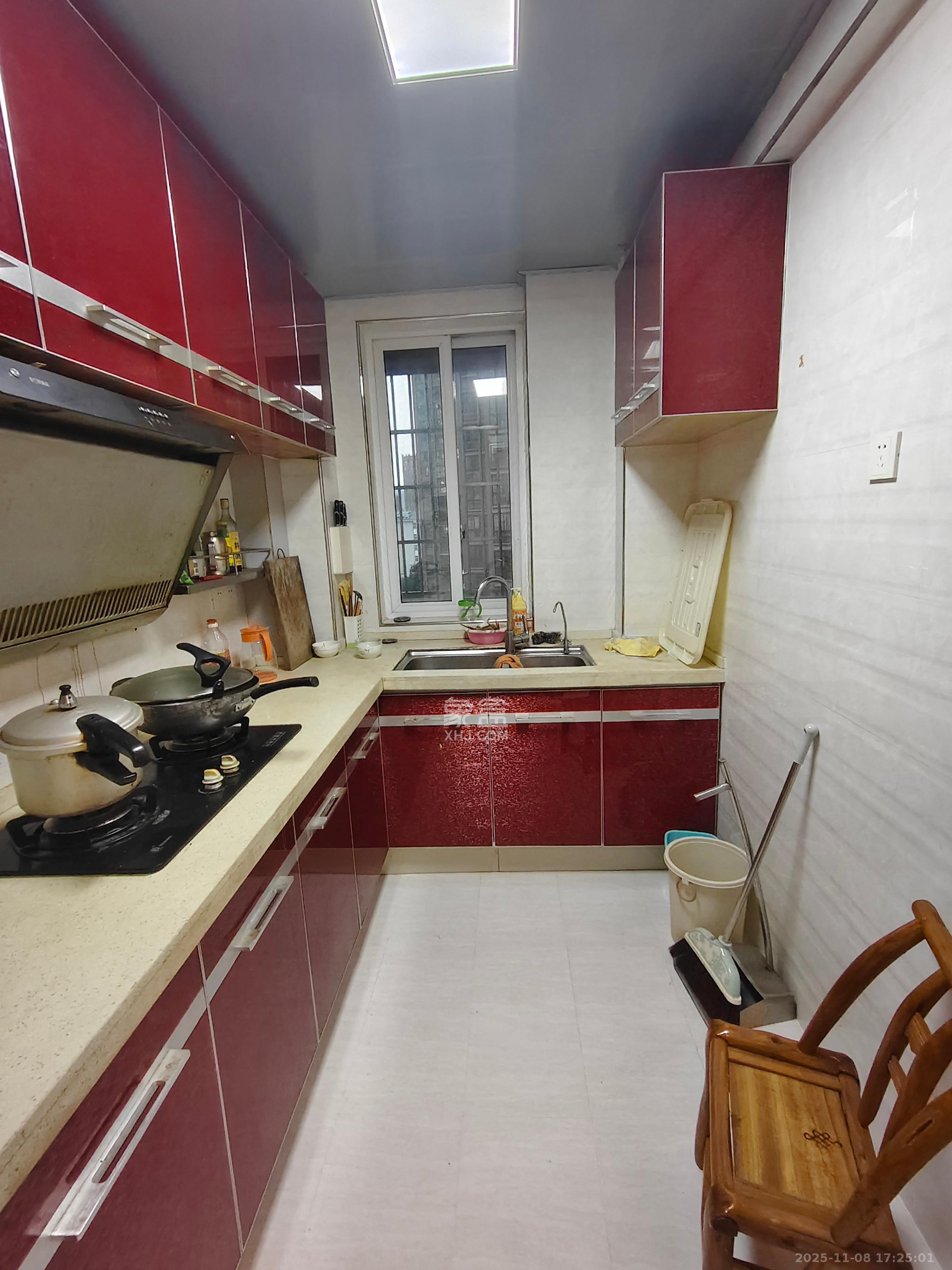 爵士湘 3室2厅1卫 1600.0元/月 爵士湘 3室2厅1卫 1600.0元/月室内图