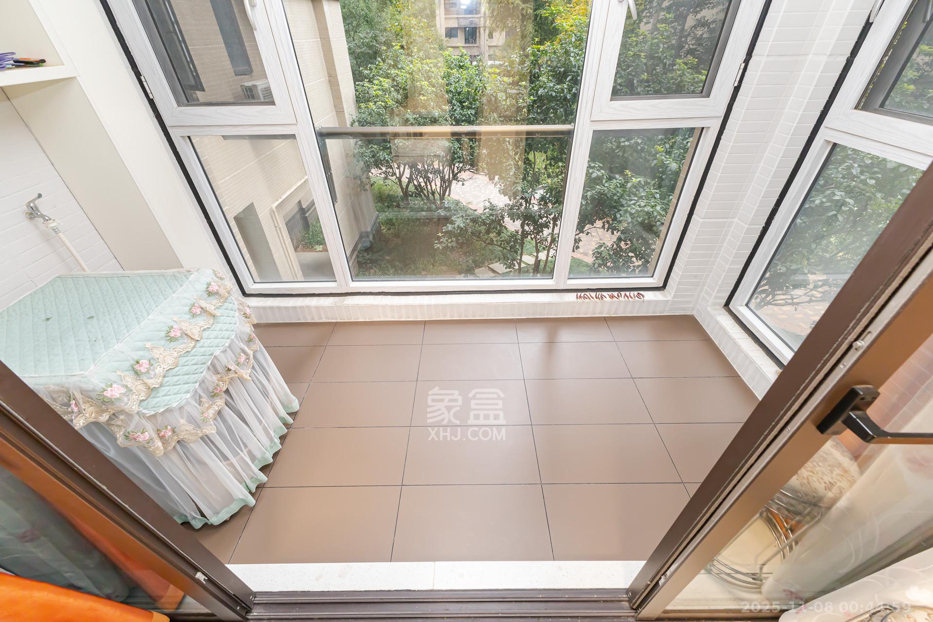 时代倾城二期 4室2厅2卫 78.0万 时代倾城二期 4室2厅2卫 78.0万阳台