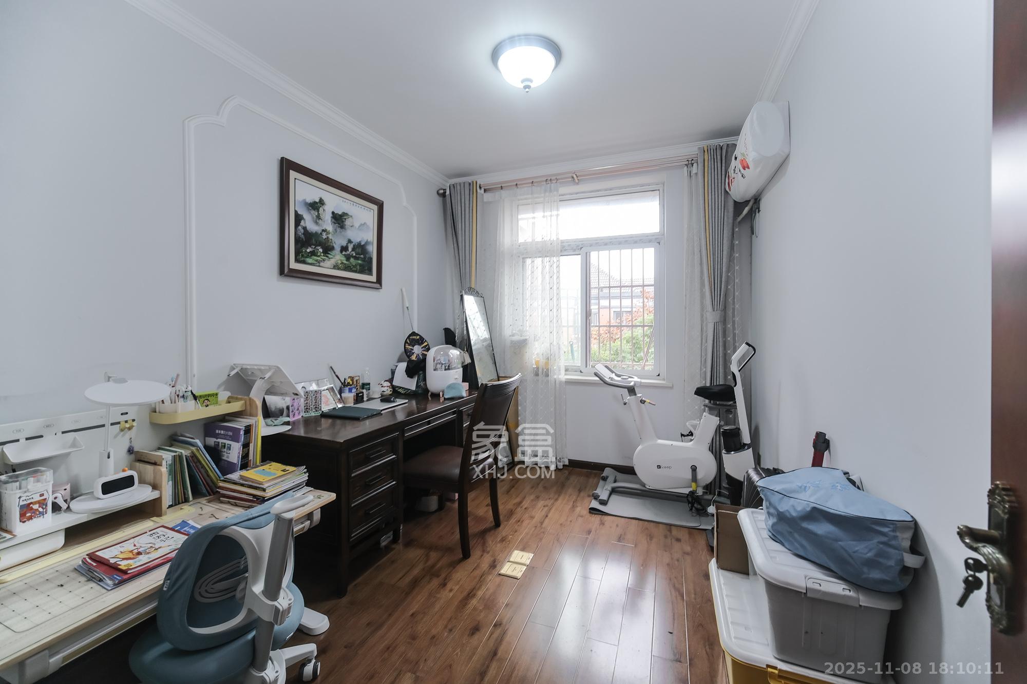 山水湾  3室2厅2卫    70.0万卧室