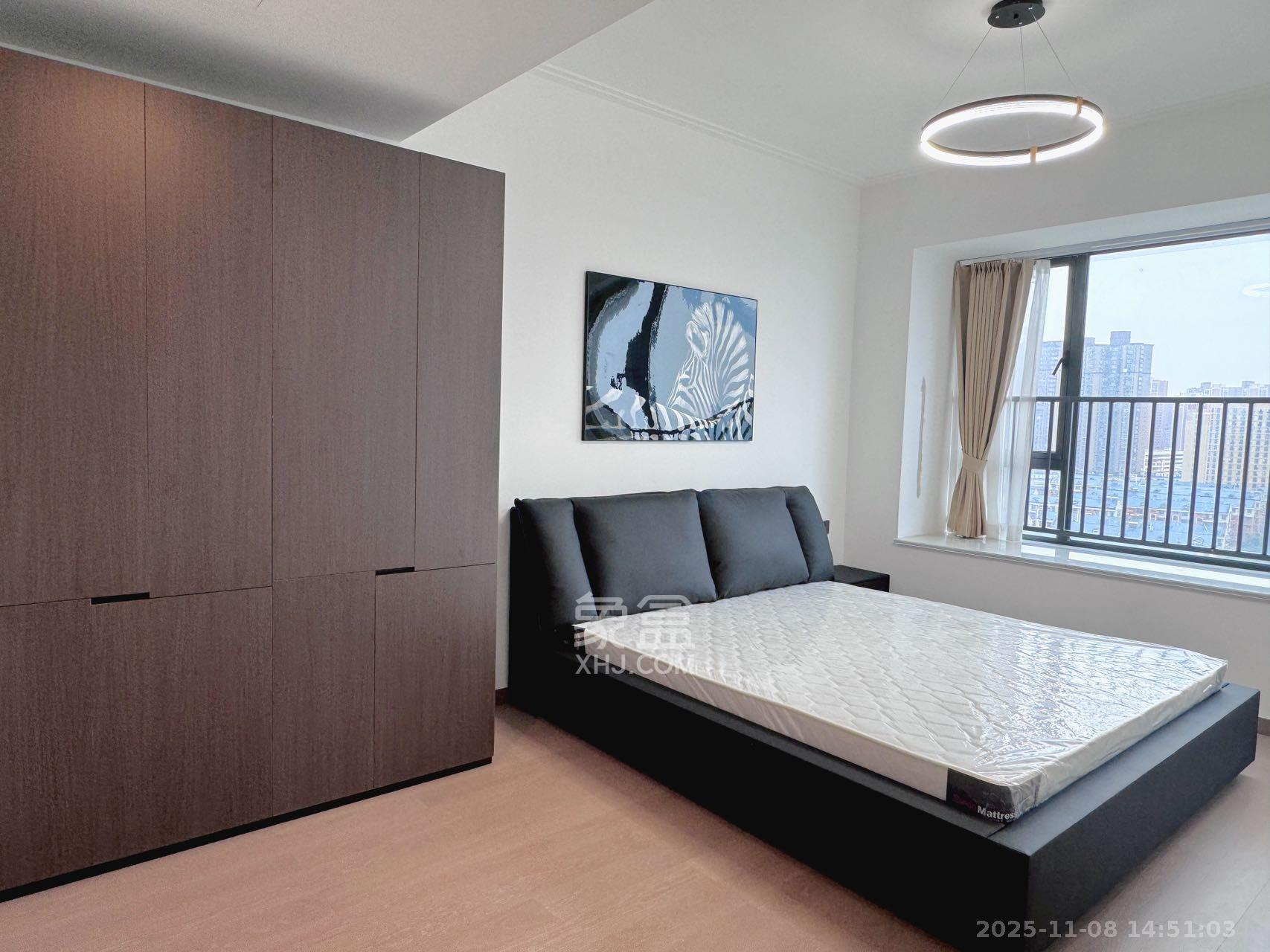 绿地V岛  4室2厅2卫    4700.0元/月室内图