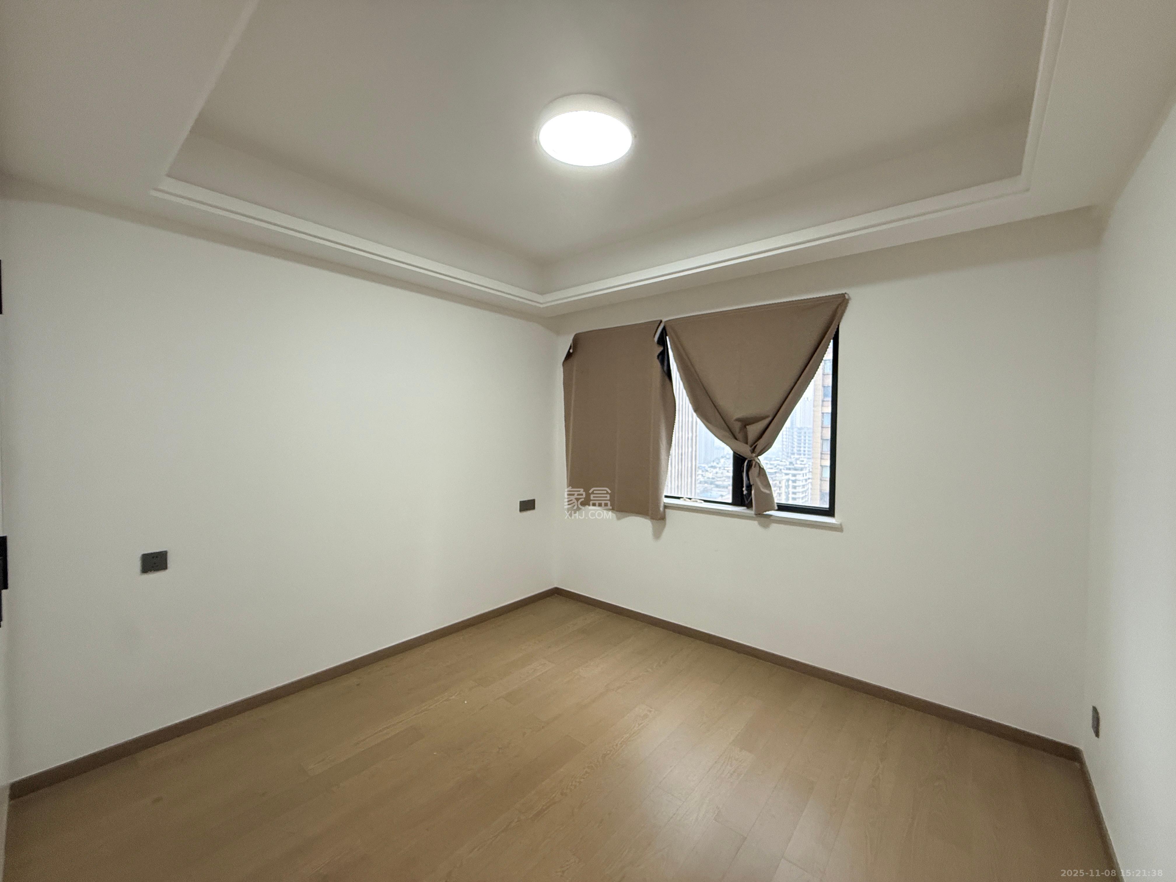 金富湘江悦城  3室2厅2卫    2200.0元/月室内图