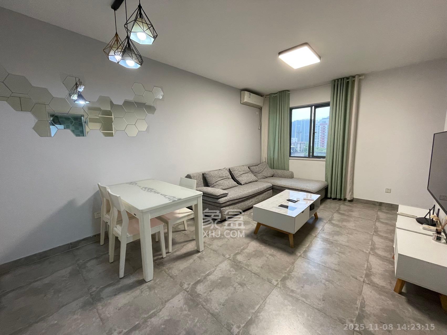 荣盛花语书苑 2室2厅1卫 2500.0元/月 荣盛花语书苑 2室2厅1卫 2500.0元/月室内图