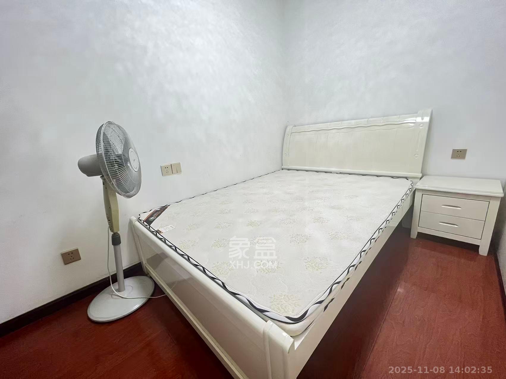 荣盛花语馨苑  2室2厅1卫    2500.0元/月室内图