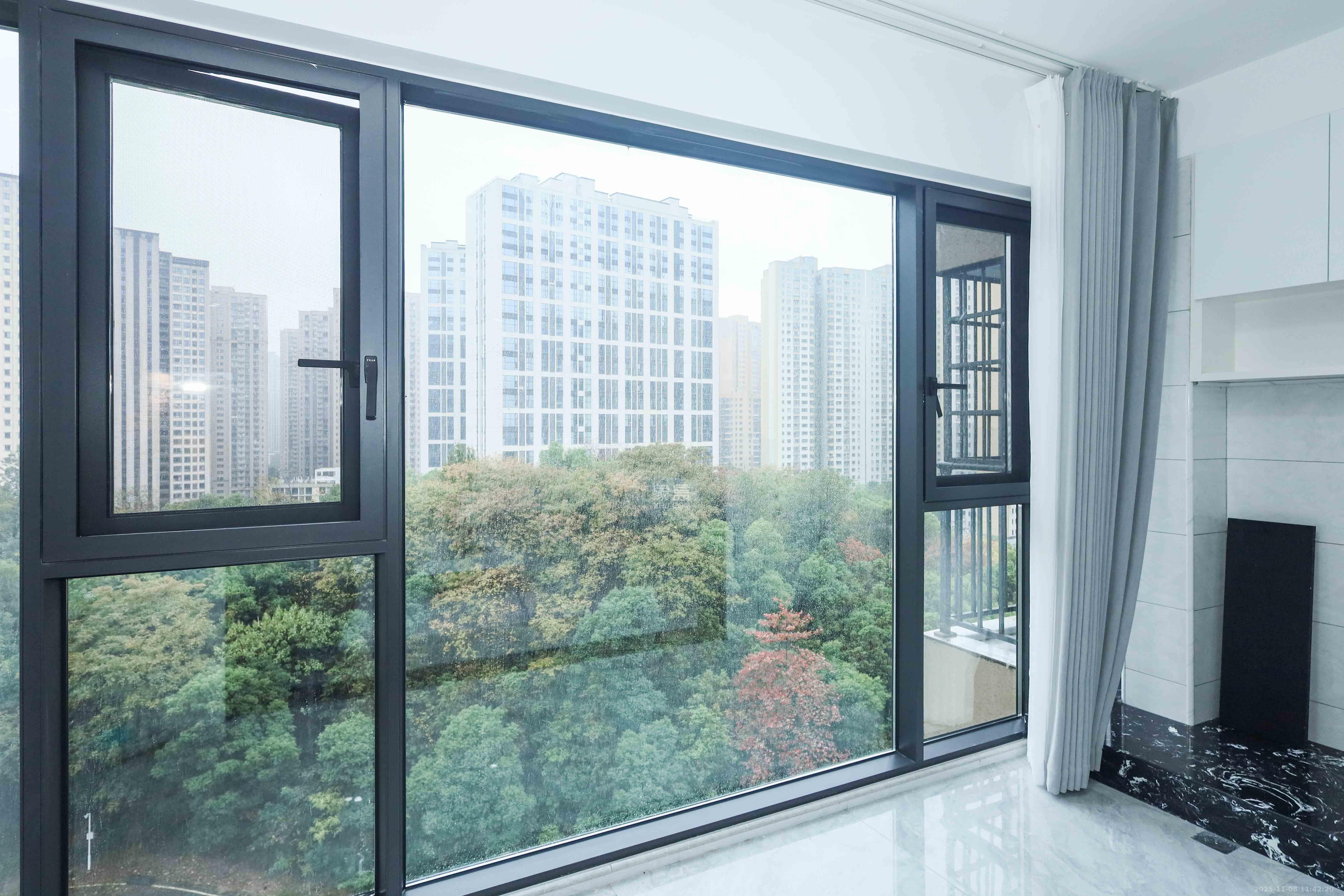 骑龙大街（骑龙苑）  3室2厅2卫    95.8万阳台