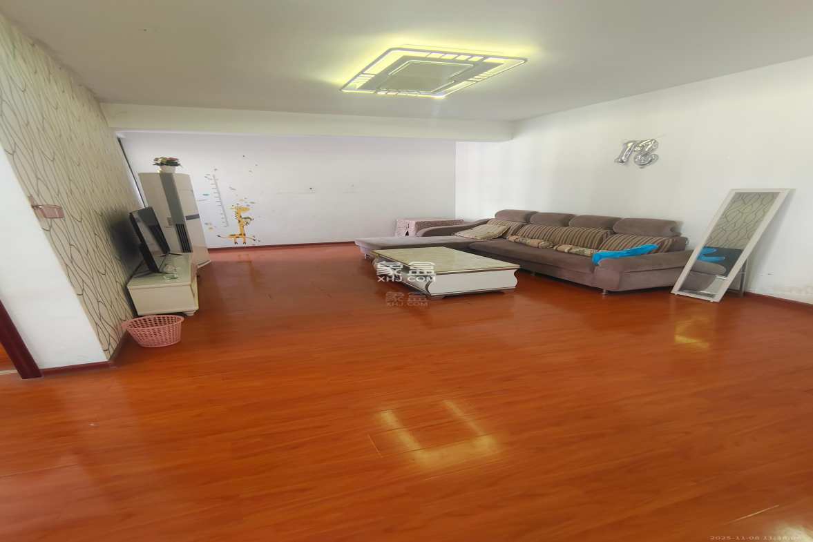 滨江花园 3室2厅2卫 1600.0元/月 滨江花园 3室2厅2卫 1600.0元/月室内图