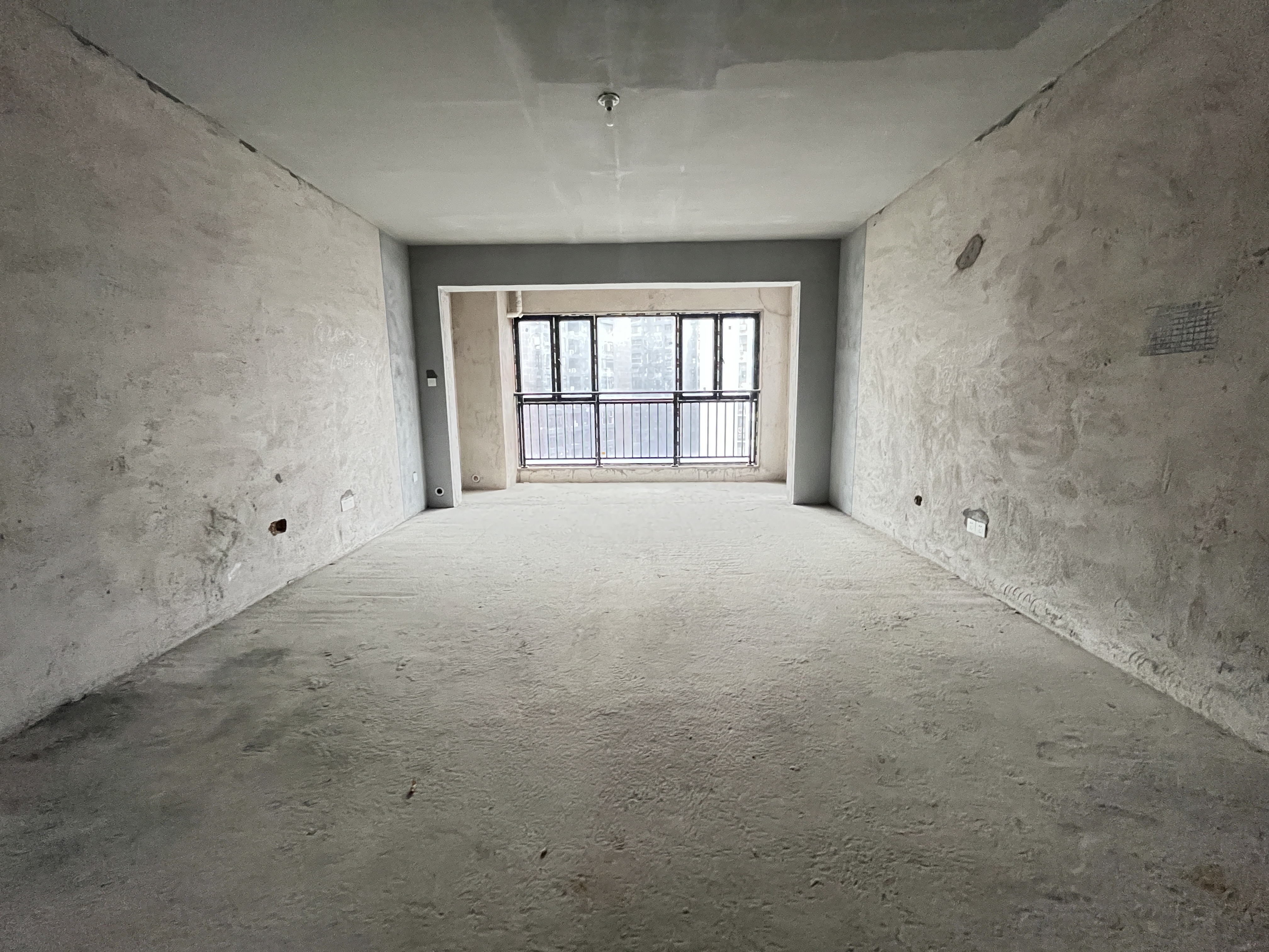 南门口安置小区二期  4室2厅2卫    2500.0元/月