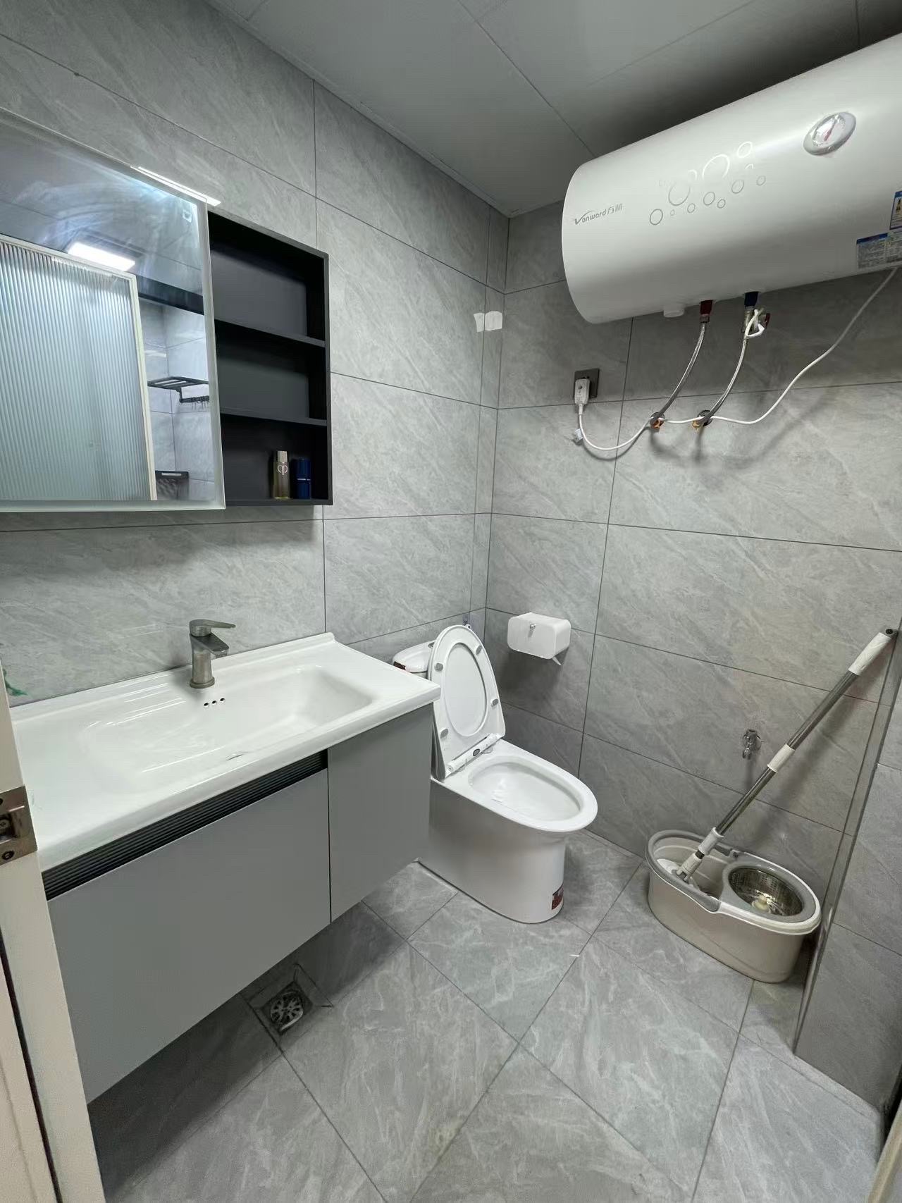 融冠乐城 1室0厅0卫 1800.0元/月 融冠乐城 1室0厅0卫 1800.0元/月室内图