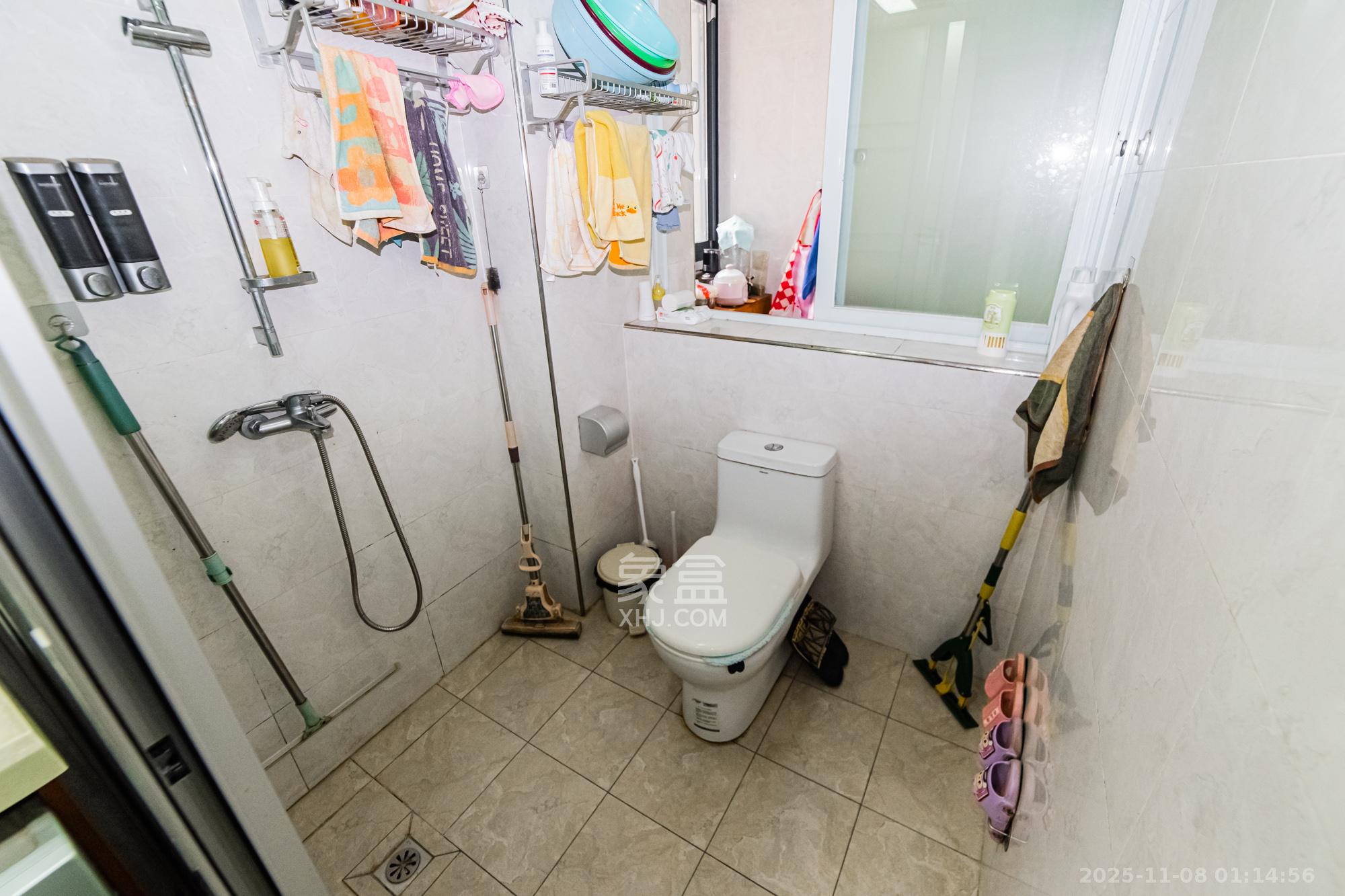 北辰三角洲E4区  3室2厅1卫    118.0万卫生间